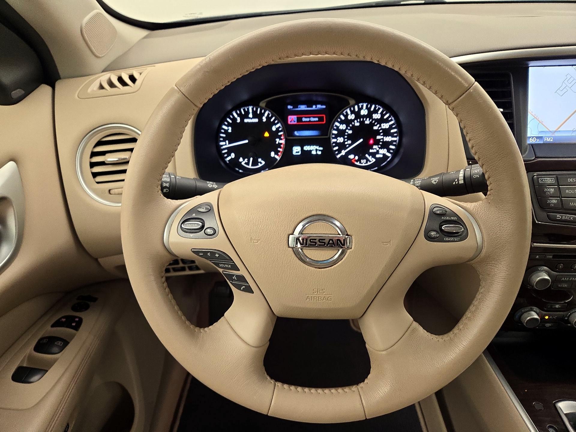 Thumbnail: 2015 Nissan Pathfinder - 10