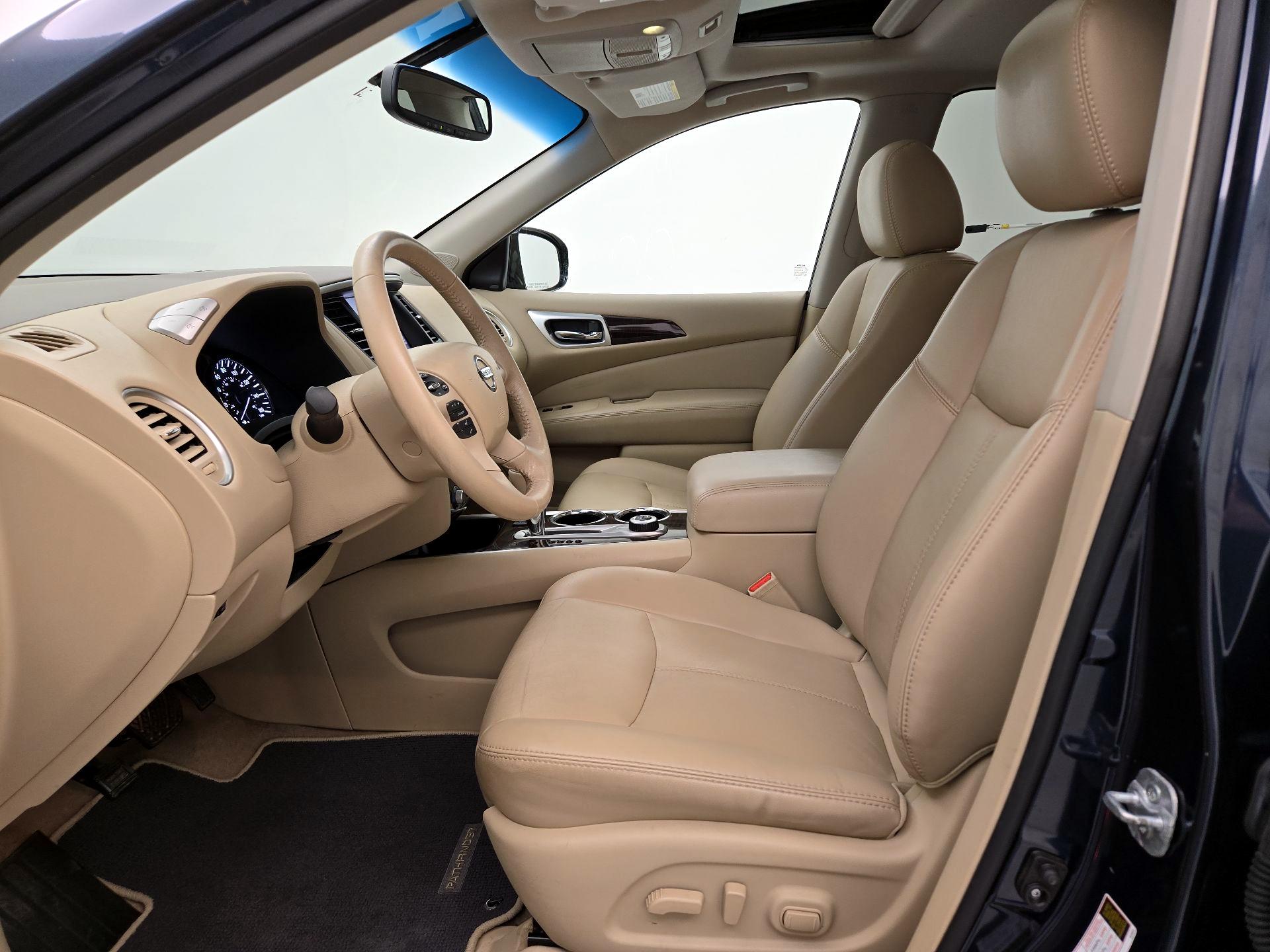 Thumbnail: 2015 Nissan Pathfinder - 11