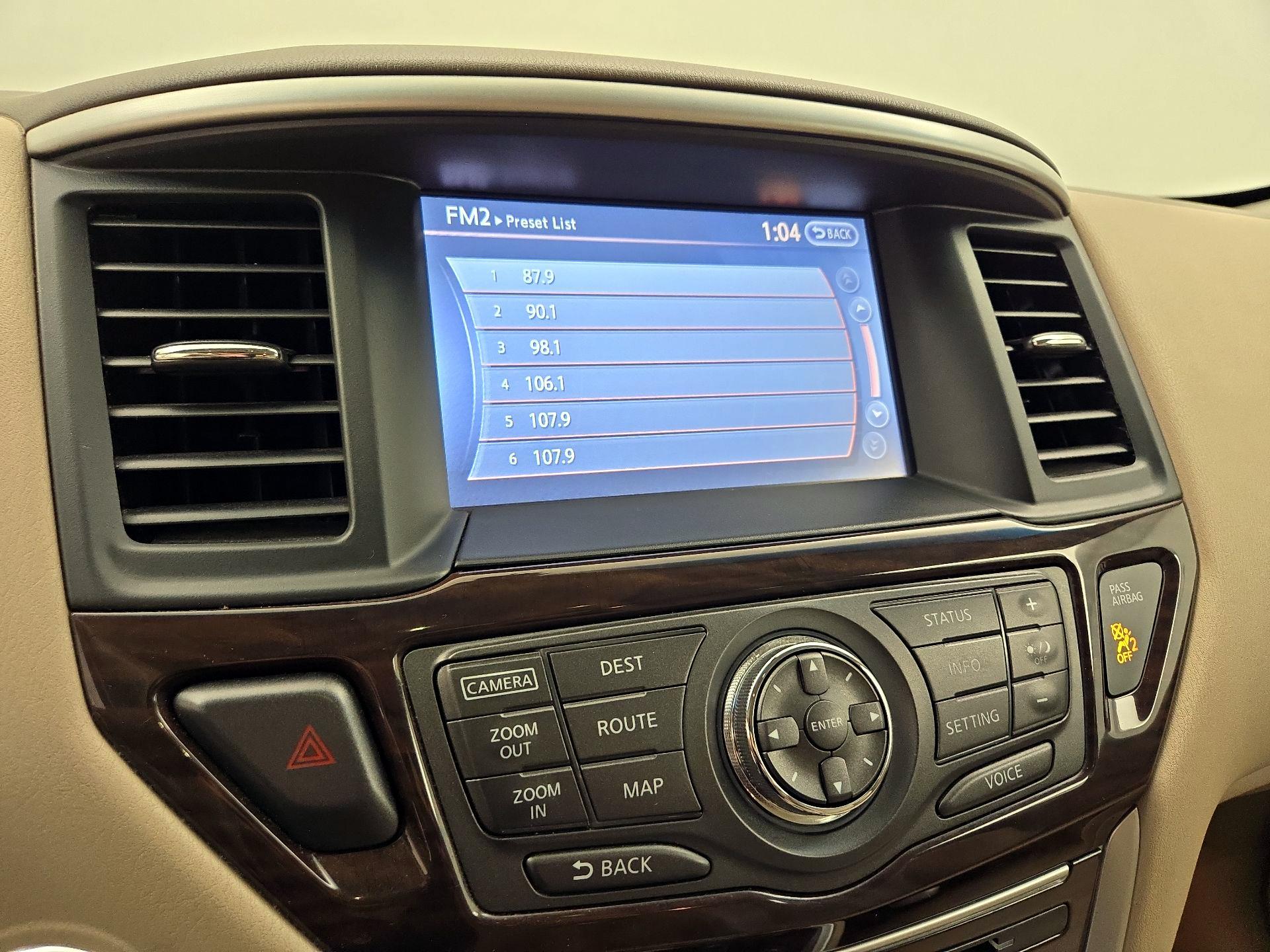 Thumbnail: 2015 Nissan Pathfinder - 16