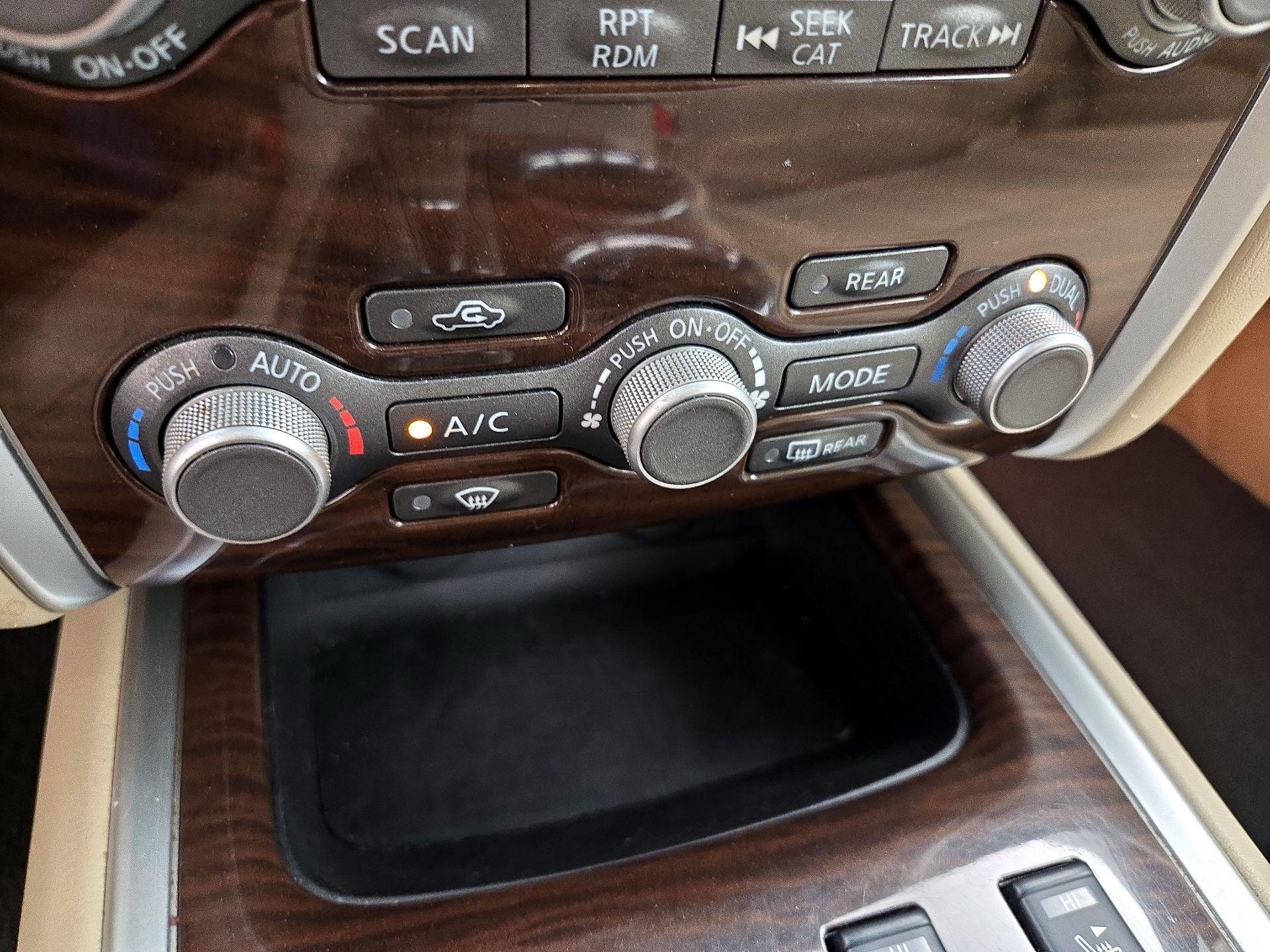 Thumbnail: 2015 Nissan Pathfinder - 17