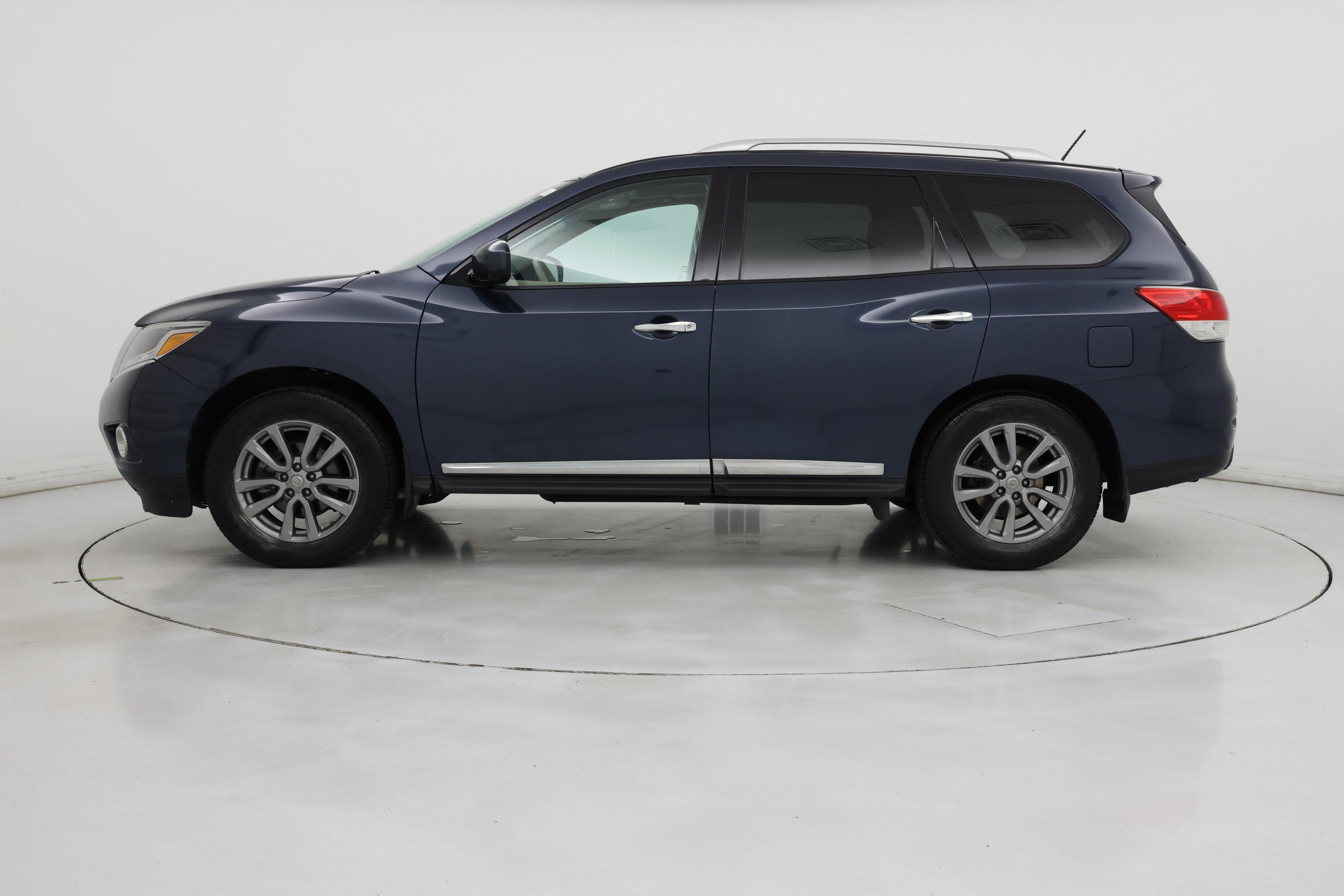 Thumbnail: 2015 Nissan Pathfinder - 3