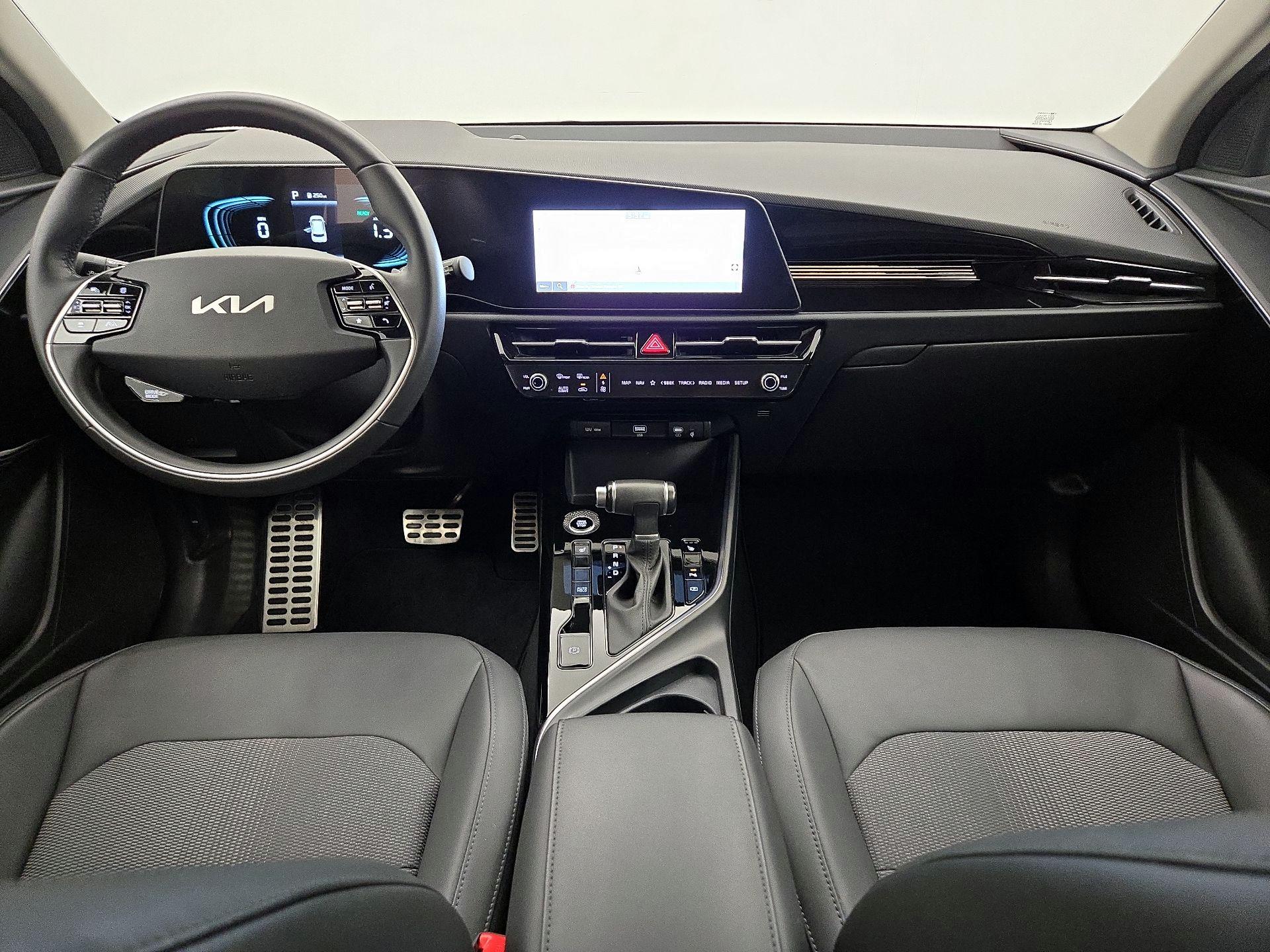 Thumbnail: 2023 Kia Niro - 9