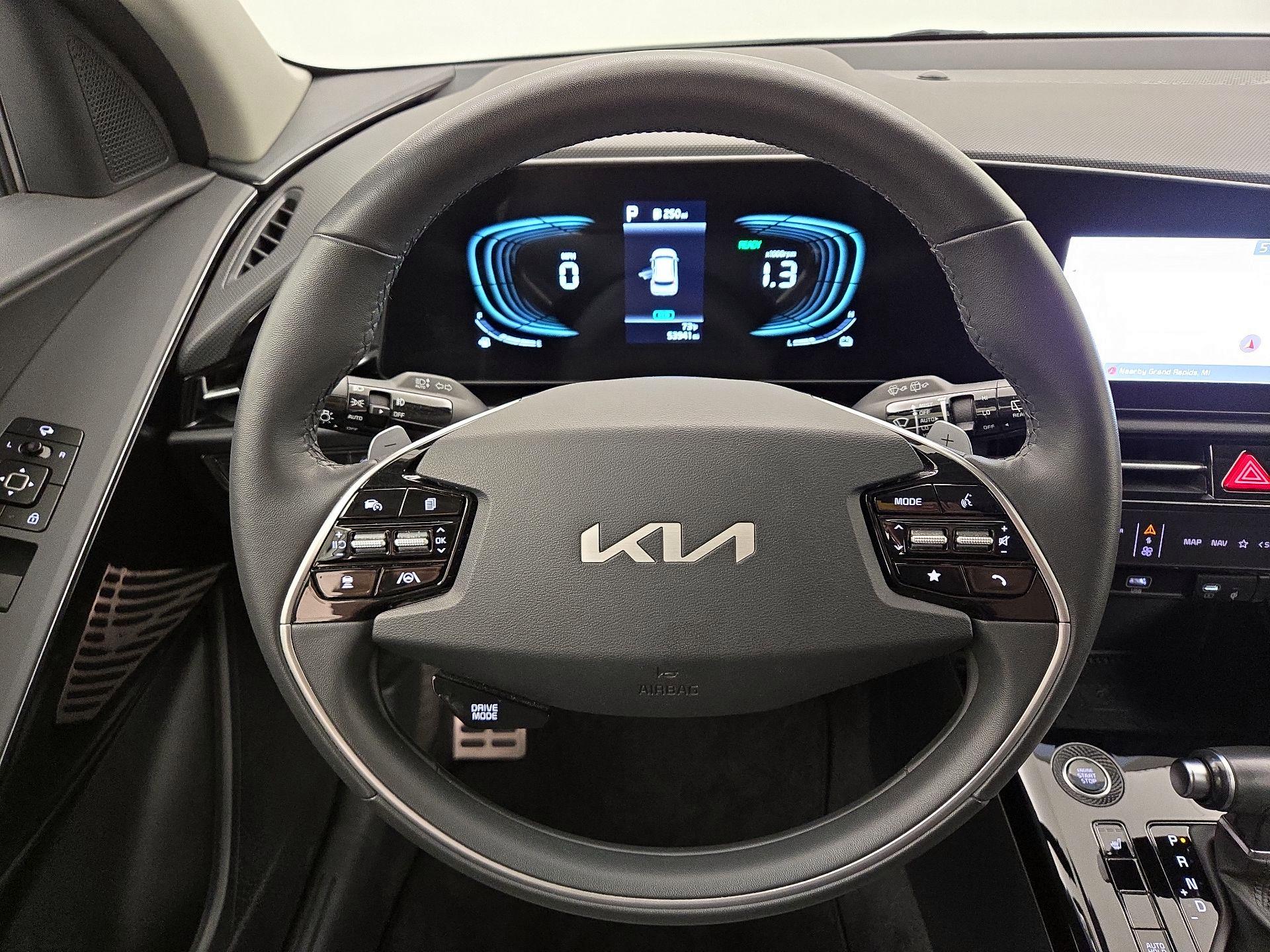 Thumbnail: 2023 Kia Niro - 10