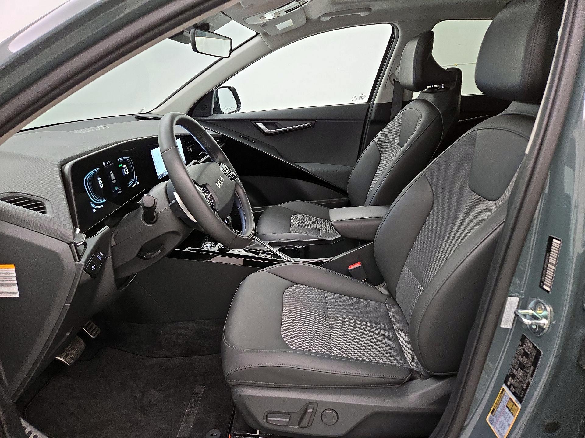 Thumbnail: 2023 Kia Niro - 11