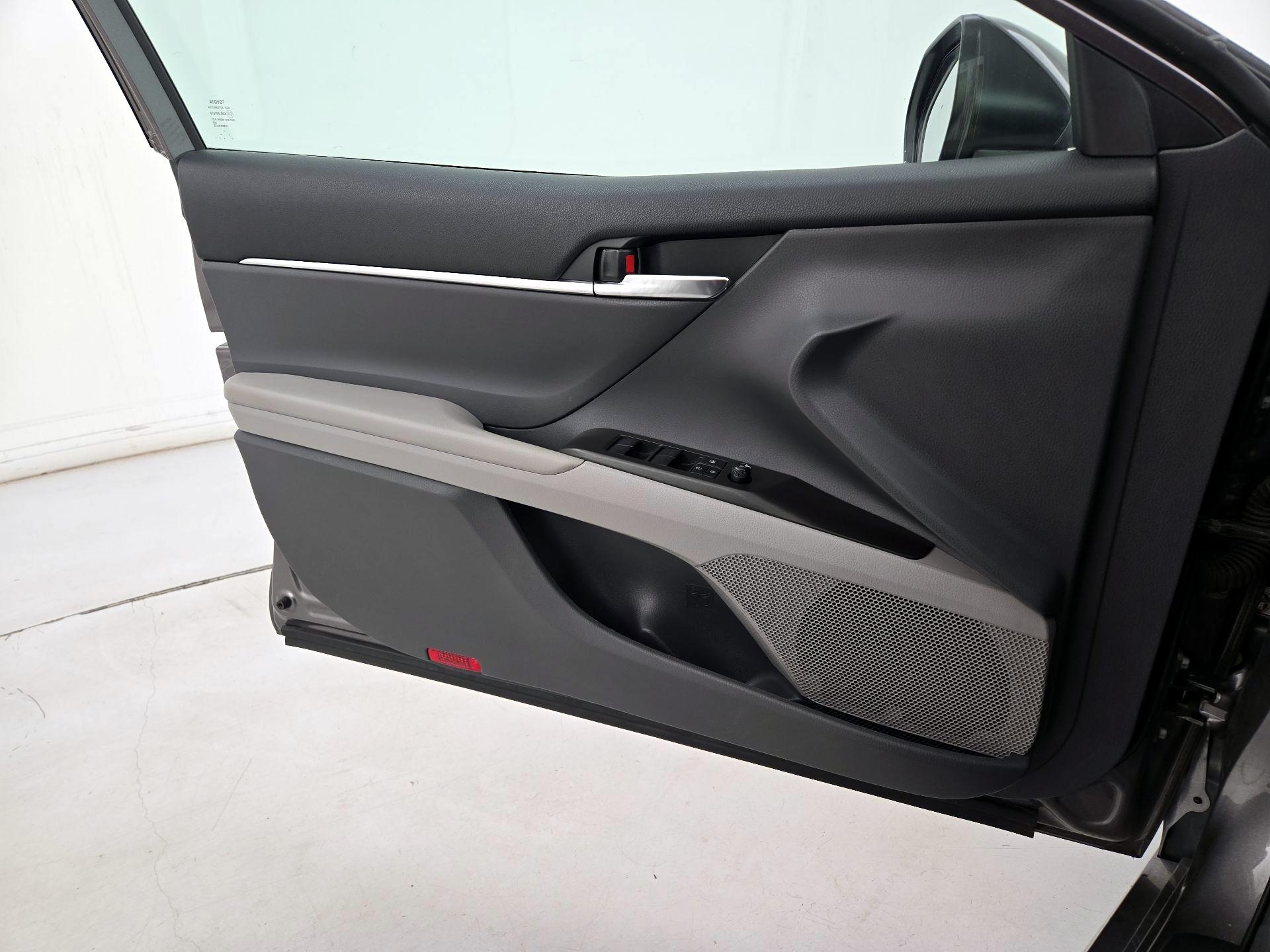 Thumbnail: 2022 Toyota Camry - 12
