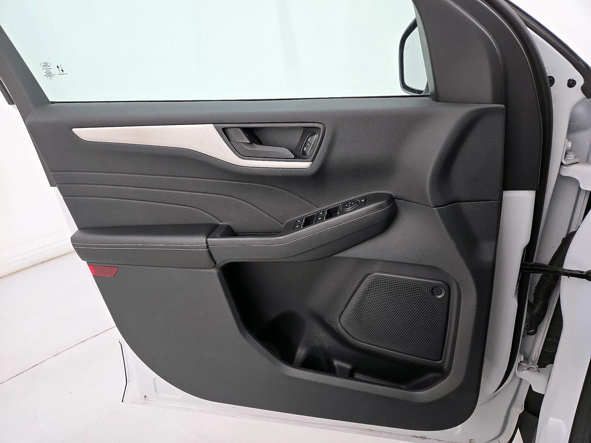Thumbnail: 2022 Ford Escape - 12