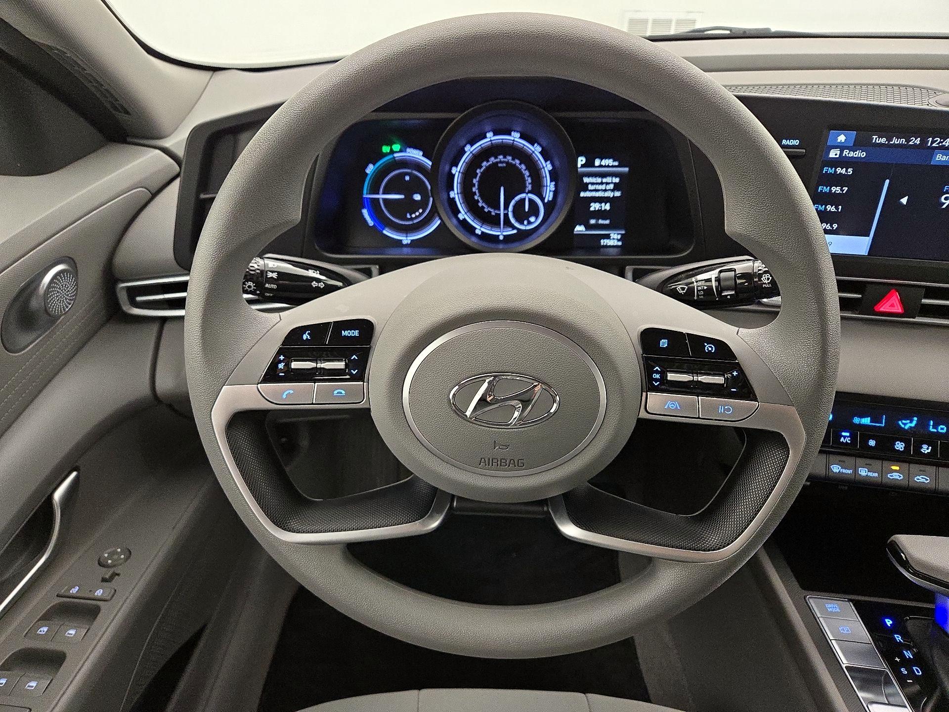 Thumbnail: 2023 Hyundai Elantra - 10