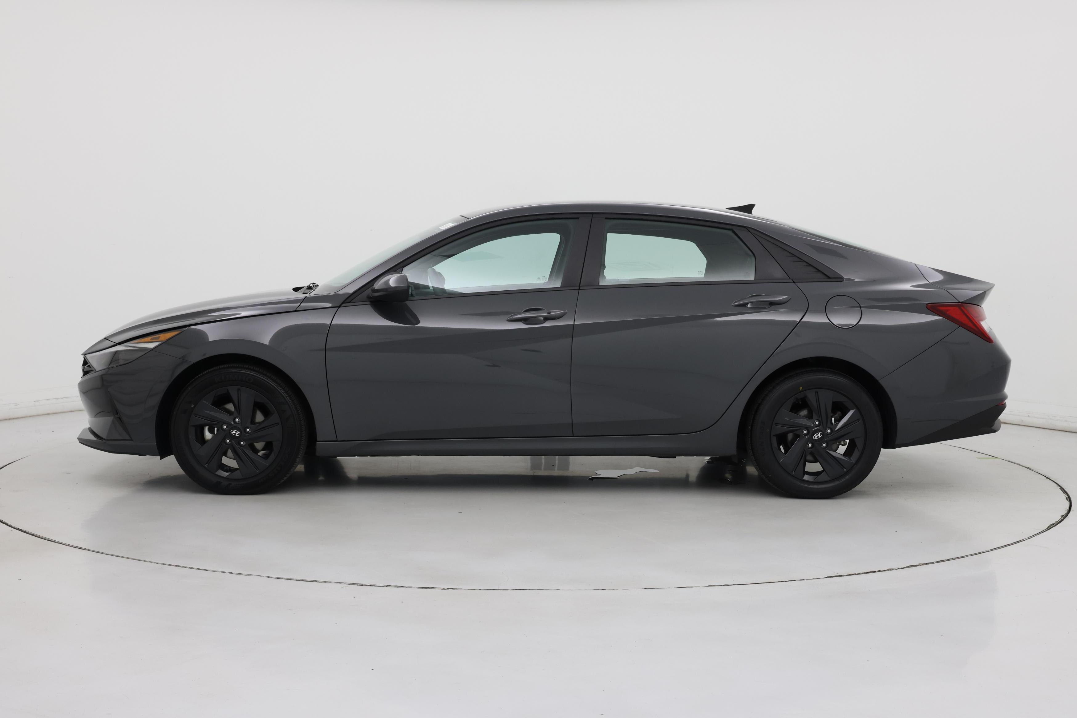 Thumbnail: 2023 Hyundai Elantra - 3