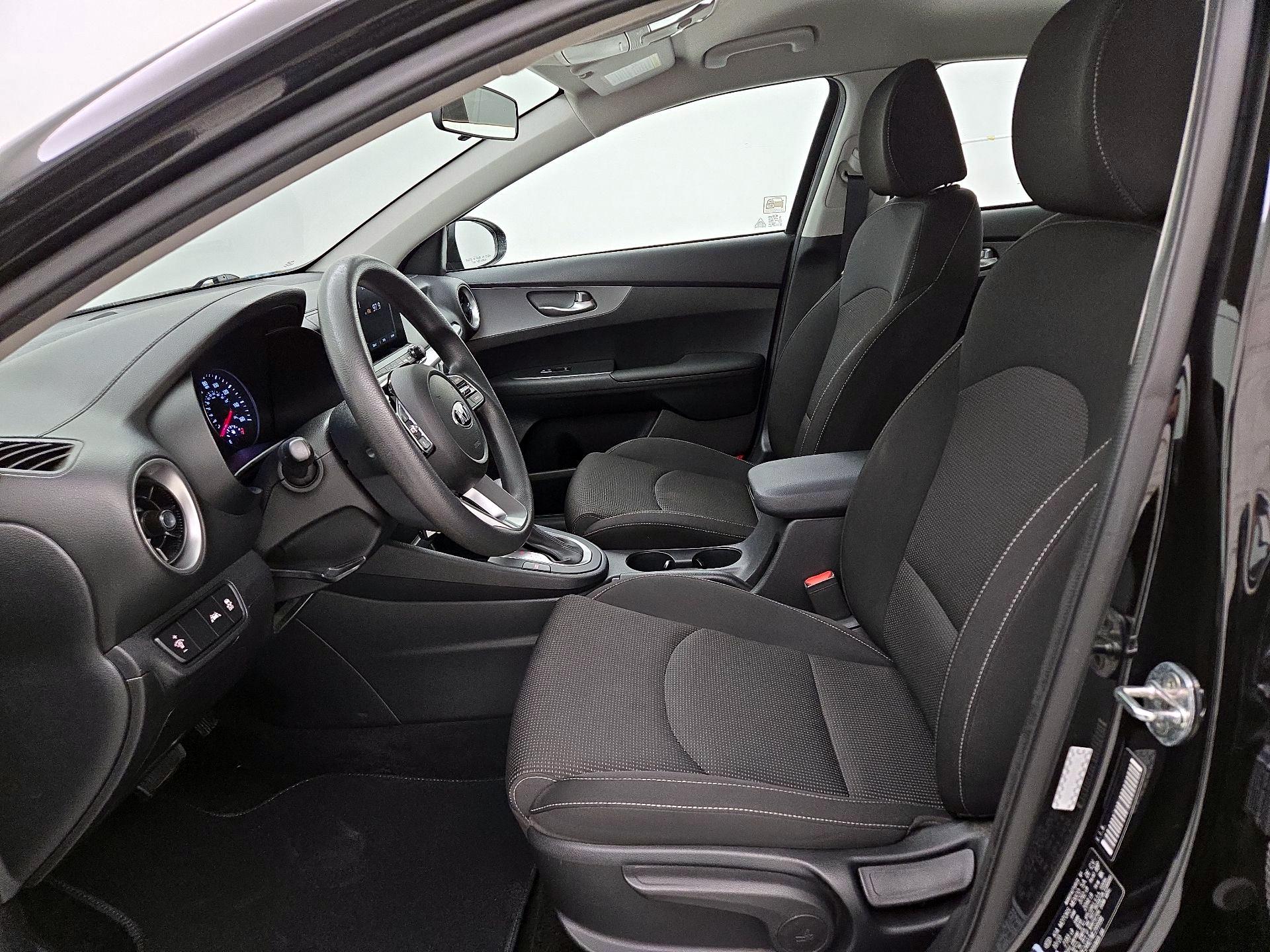 Thumbnail: 2021 Kia Forte - 11