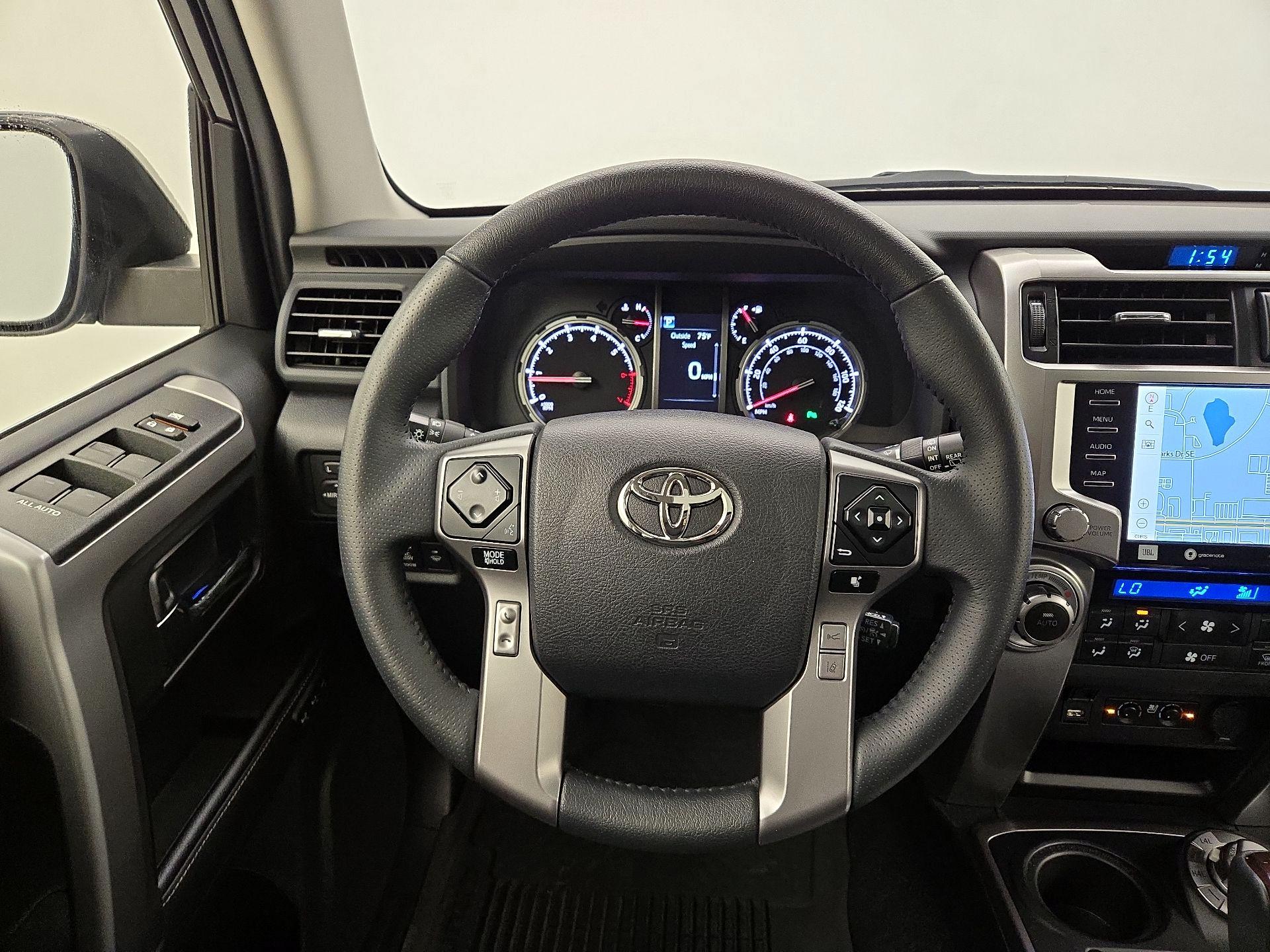Thumbnail: 2022 Toyota 4Runner - 10