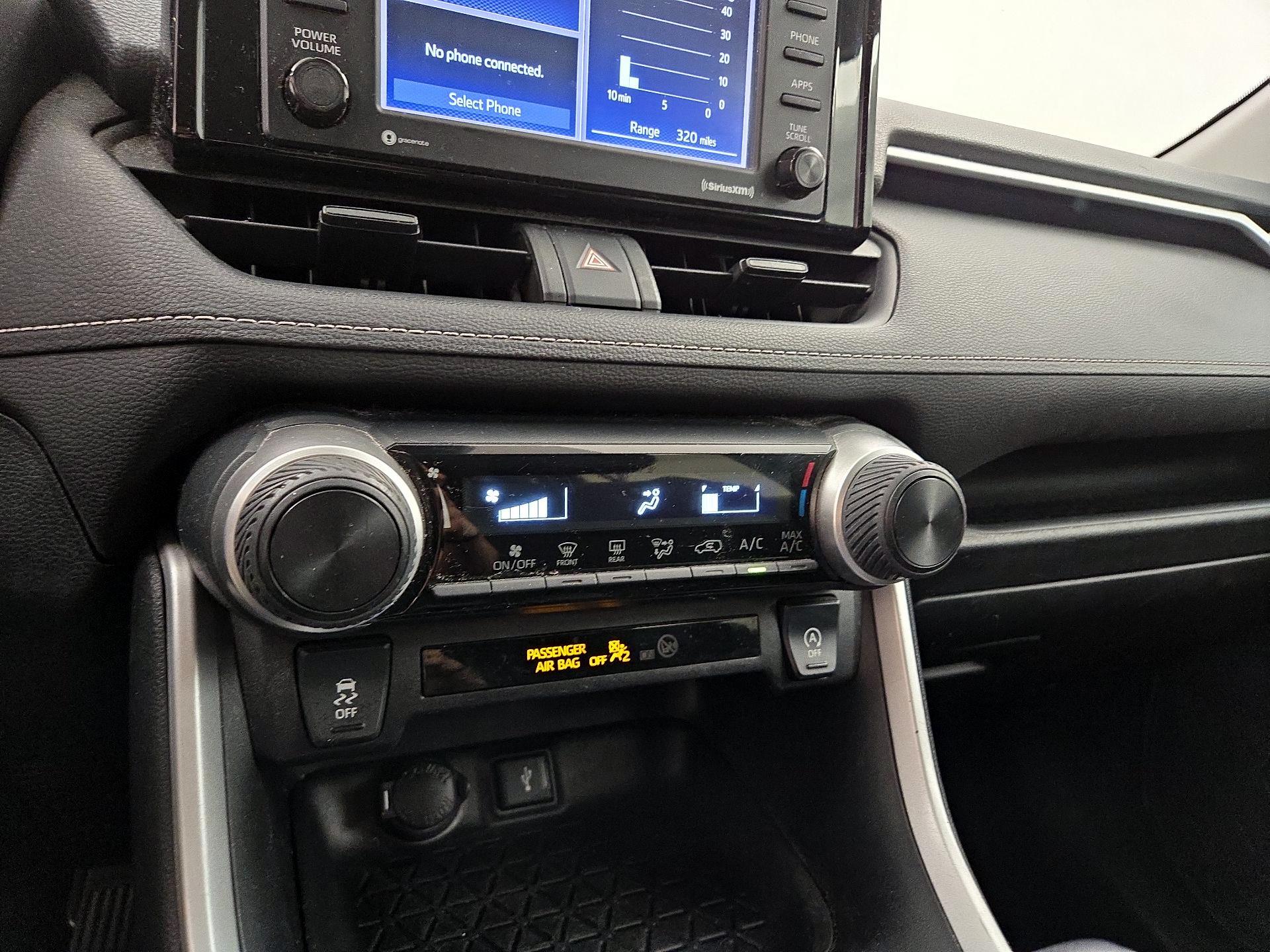 Thumbnail: 2020 Toyota RAV4 - 16