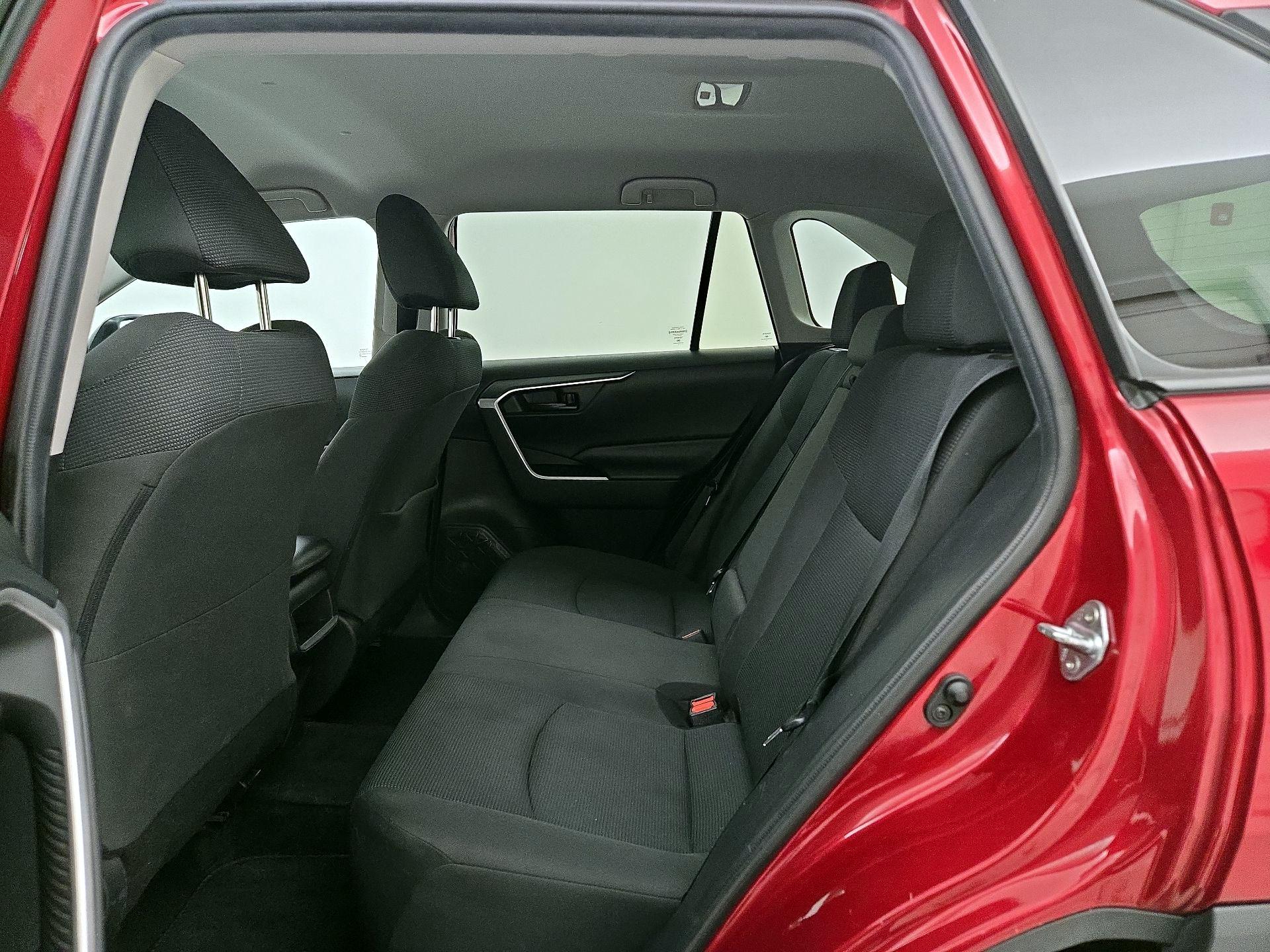 Thumbnail: 2020 Toyota RAV4 - 19