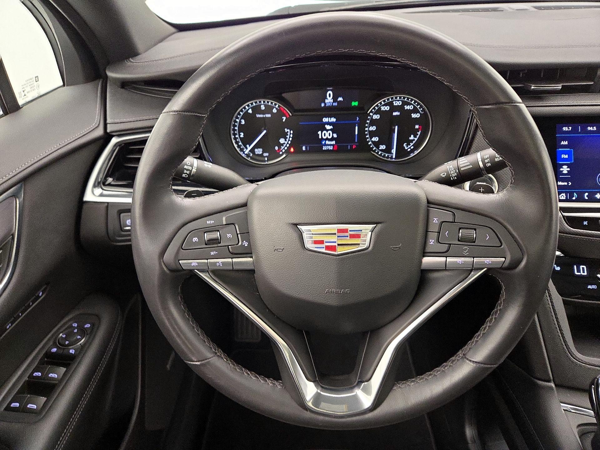 Thumbnail: 2023 Cadillac XT6 - 10