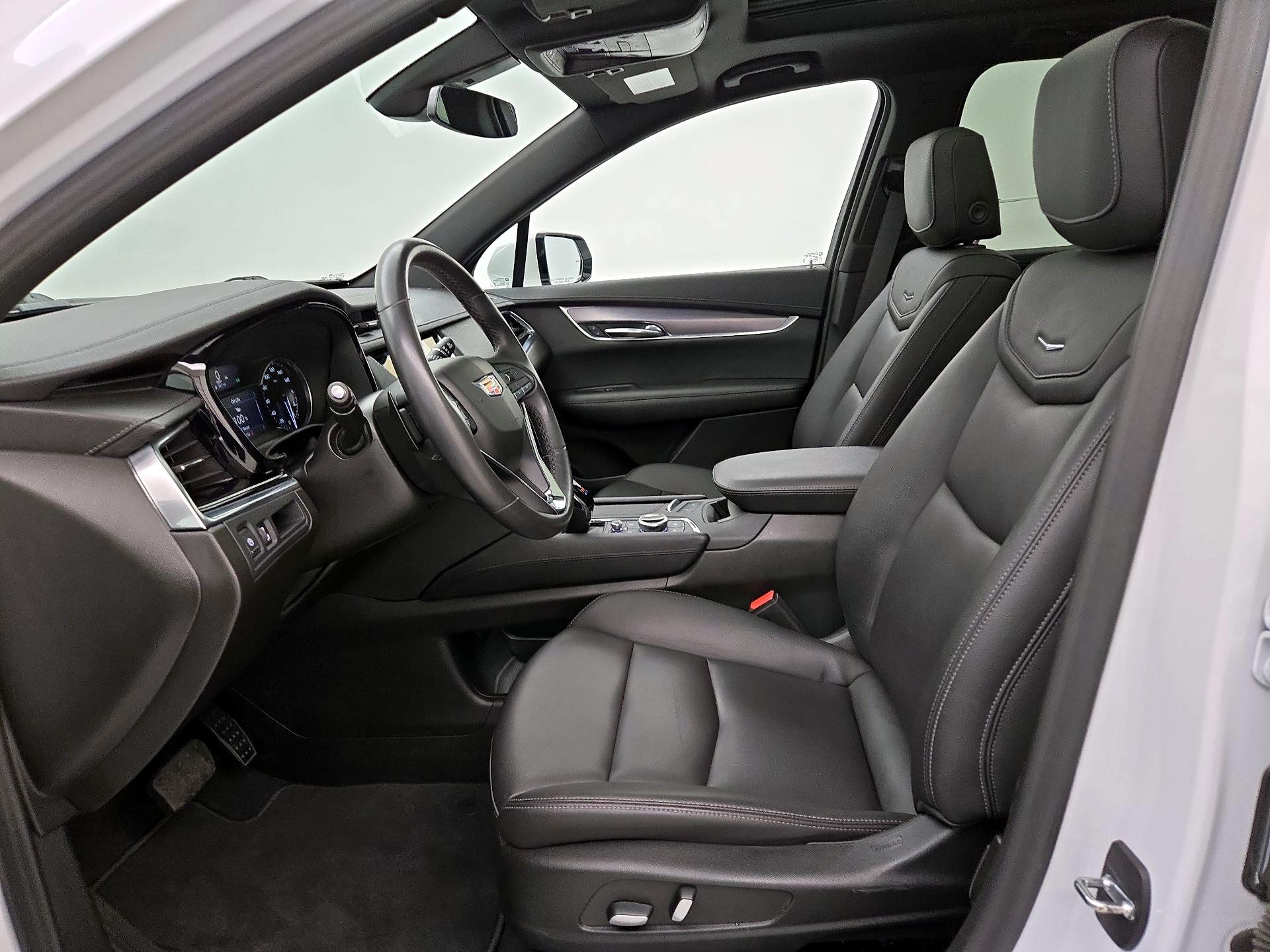 Thumbnail: 2023 Cadillac XT6 - 11