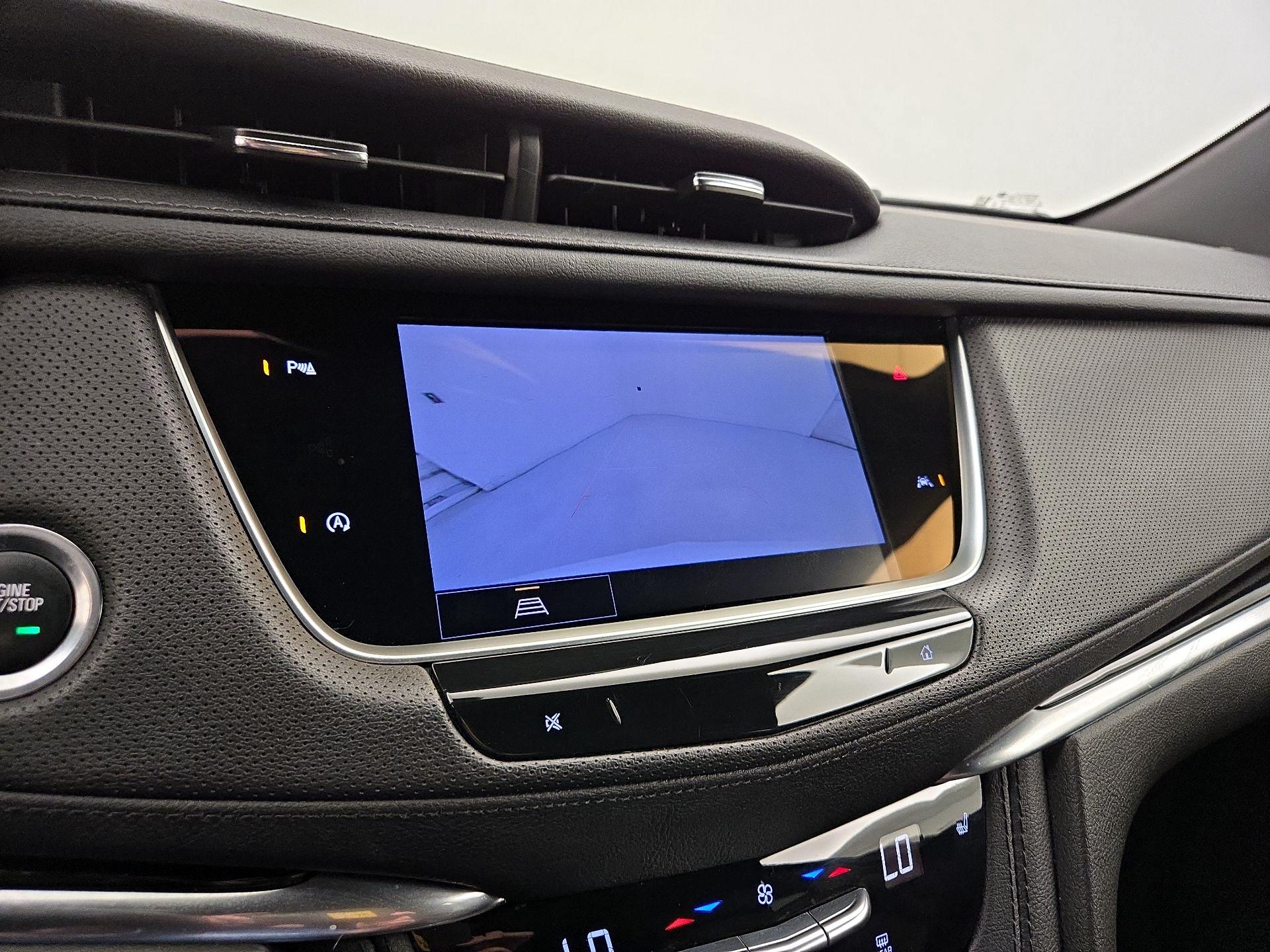 Thumbnail: 2023 Cadillac XT6 - 14