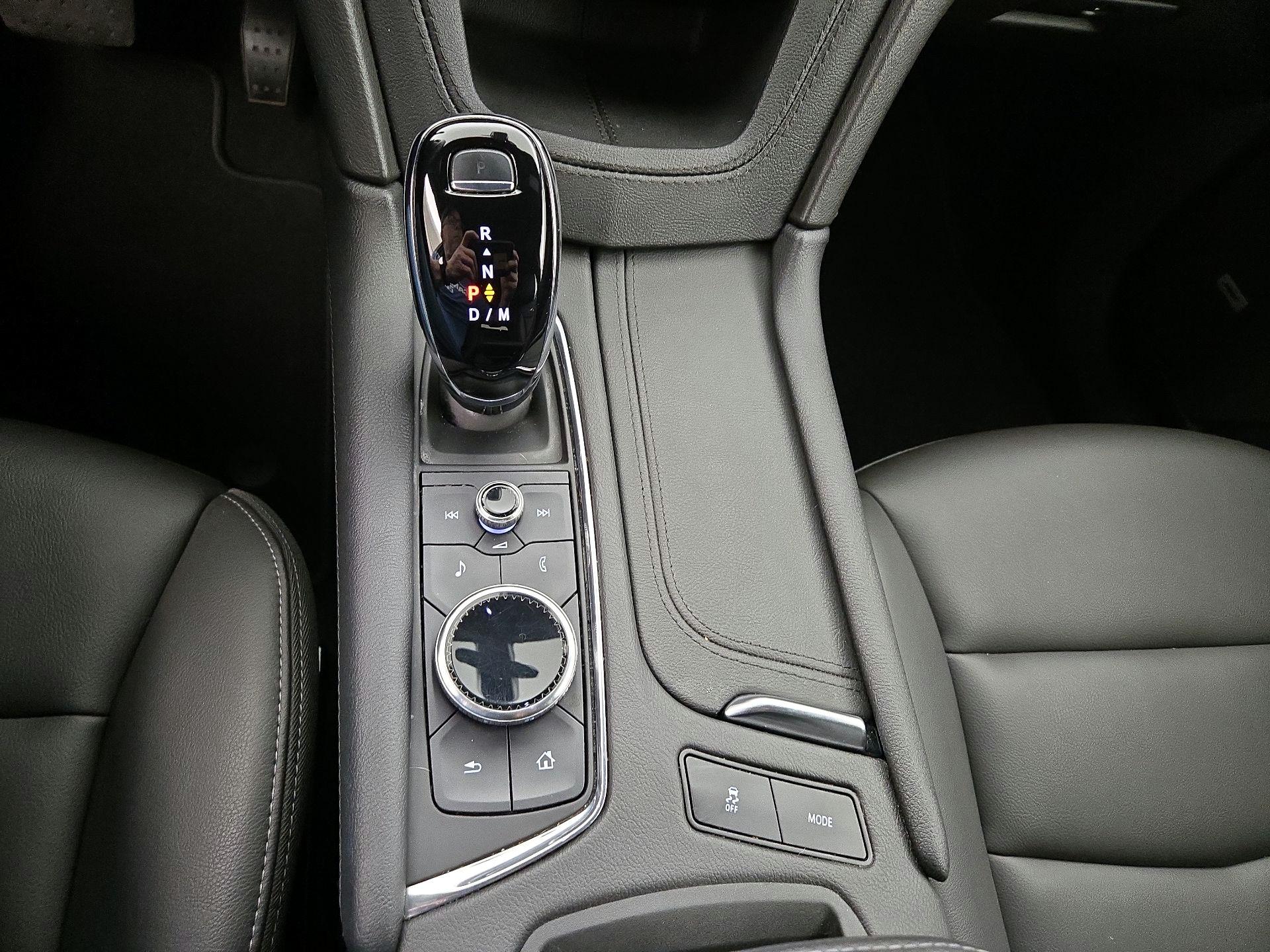 Thumbnail: 2023 Cadillac XT6 - 17