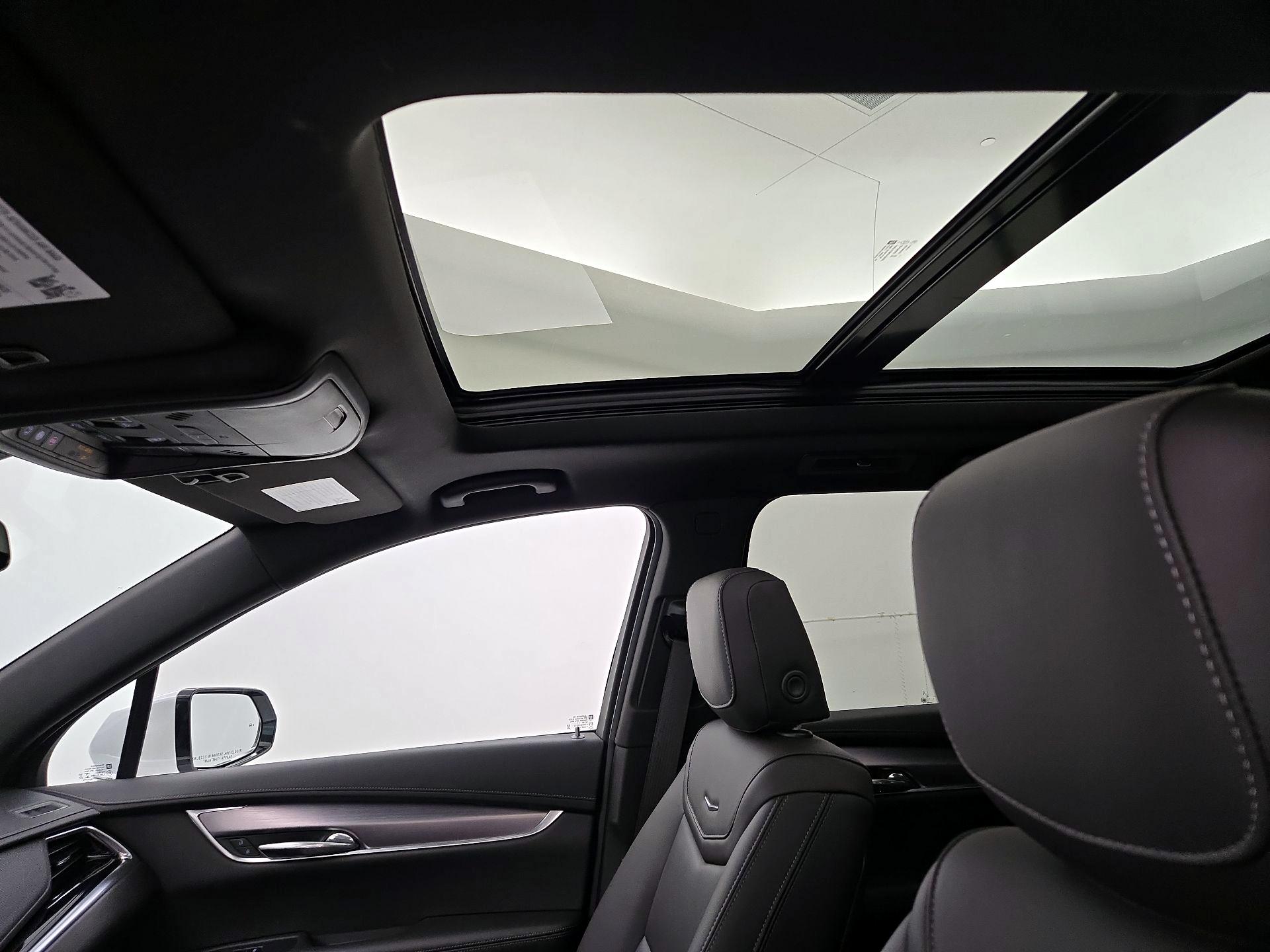 Thumbnail: 2023 Cadillac XT6 - 19