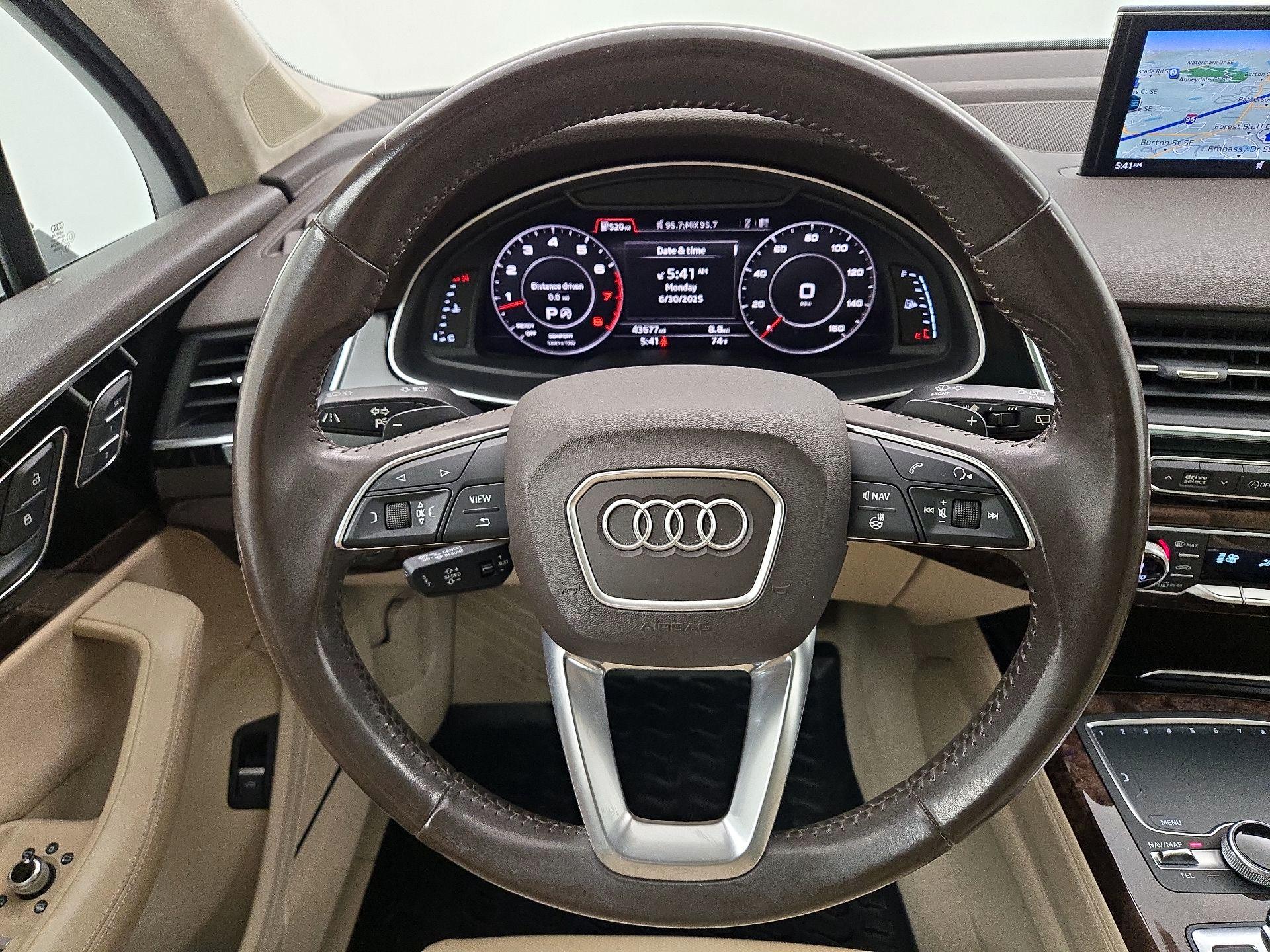 Thumbnail: 2017 Audi Q7 - 10