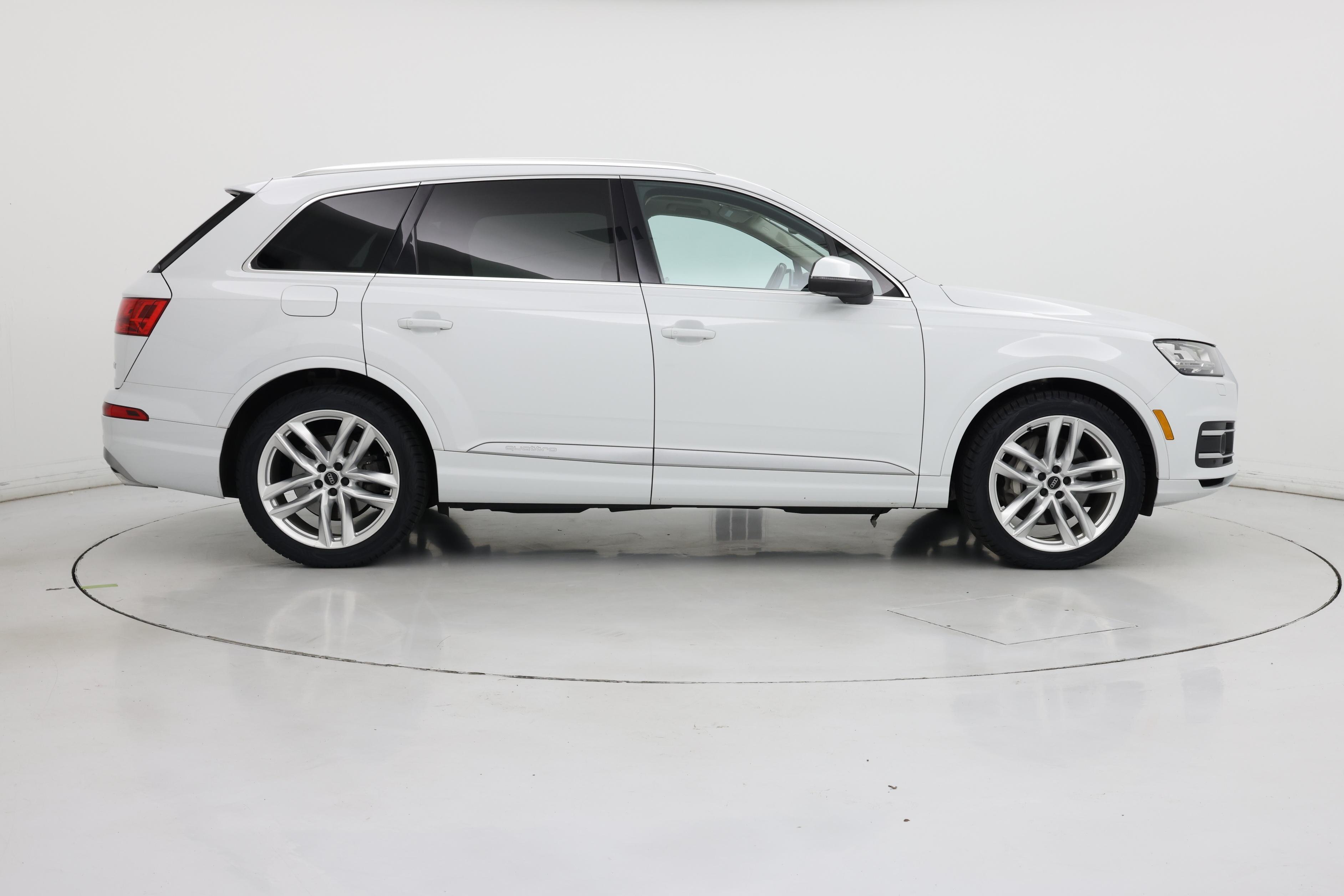 Thumbnail: 2017 Audi Q7 - 7