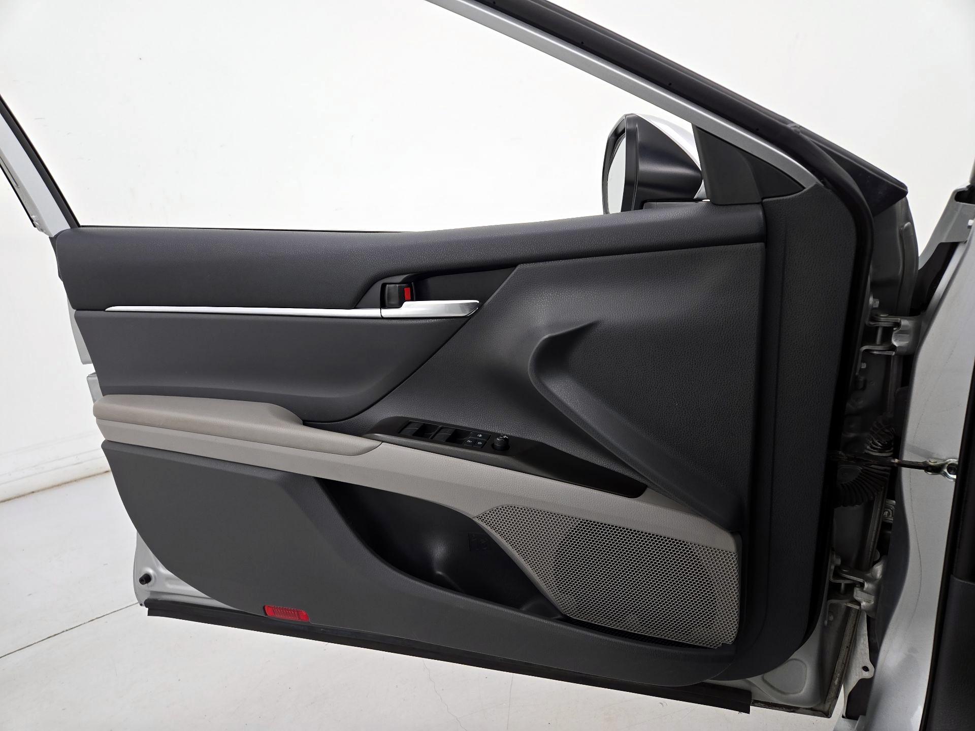 Thumbnail: 2021 Toyota Camry - 12