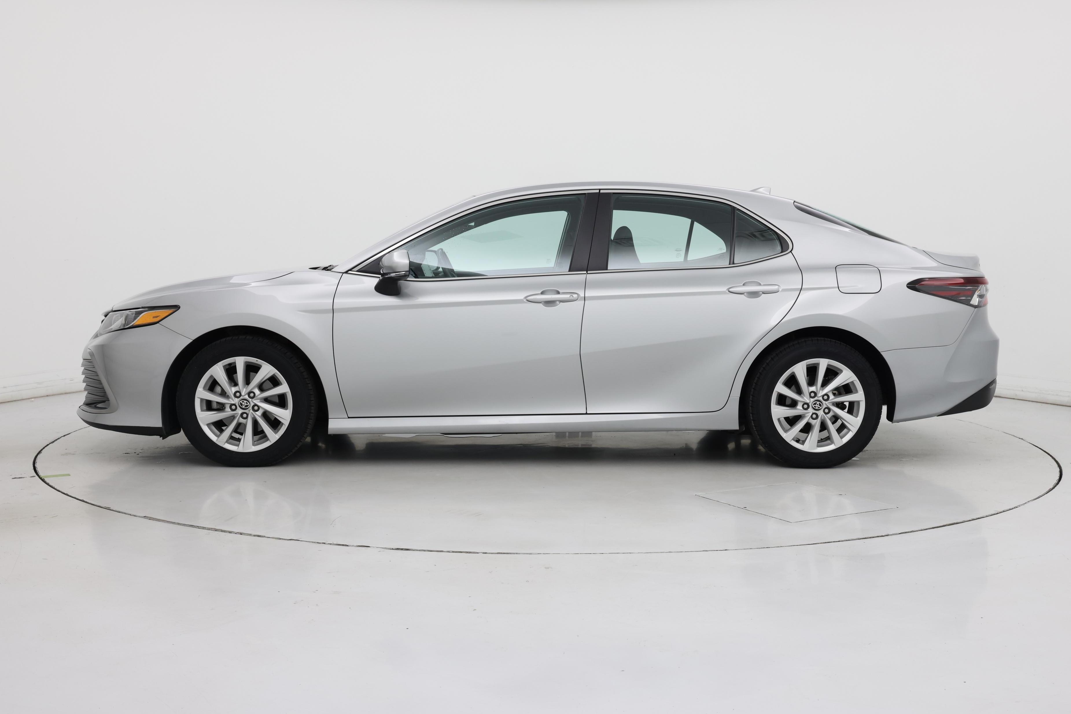 Thumbnail: 2021 Toyota Camry - 3