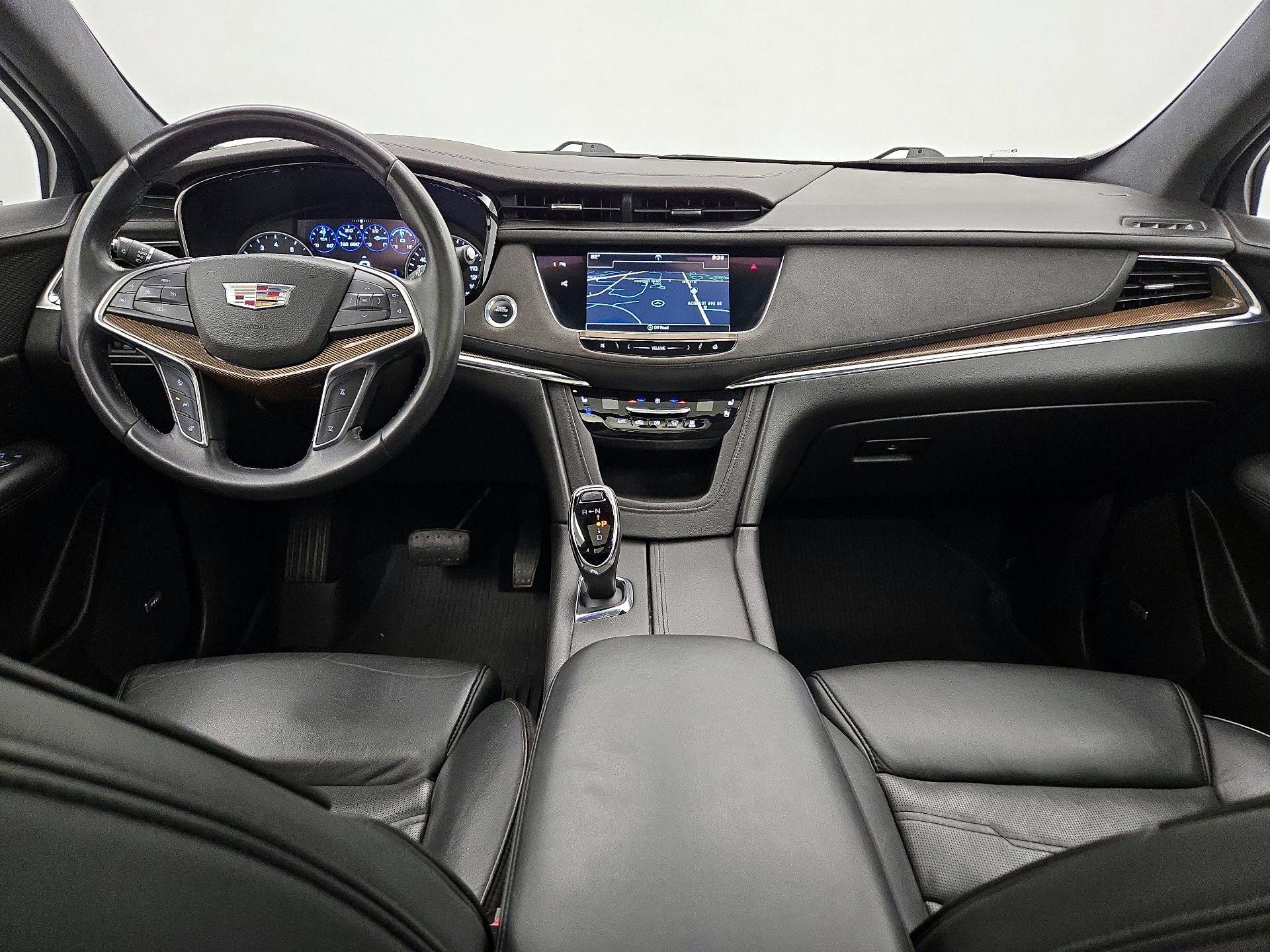 Thumbnail: 2017 Cadillac XT5 - 9