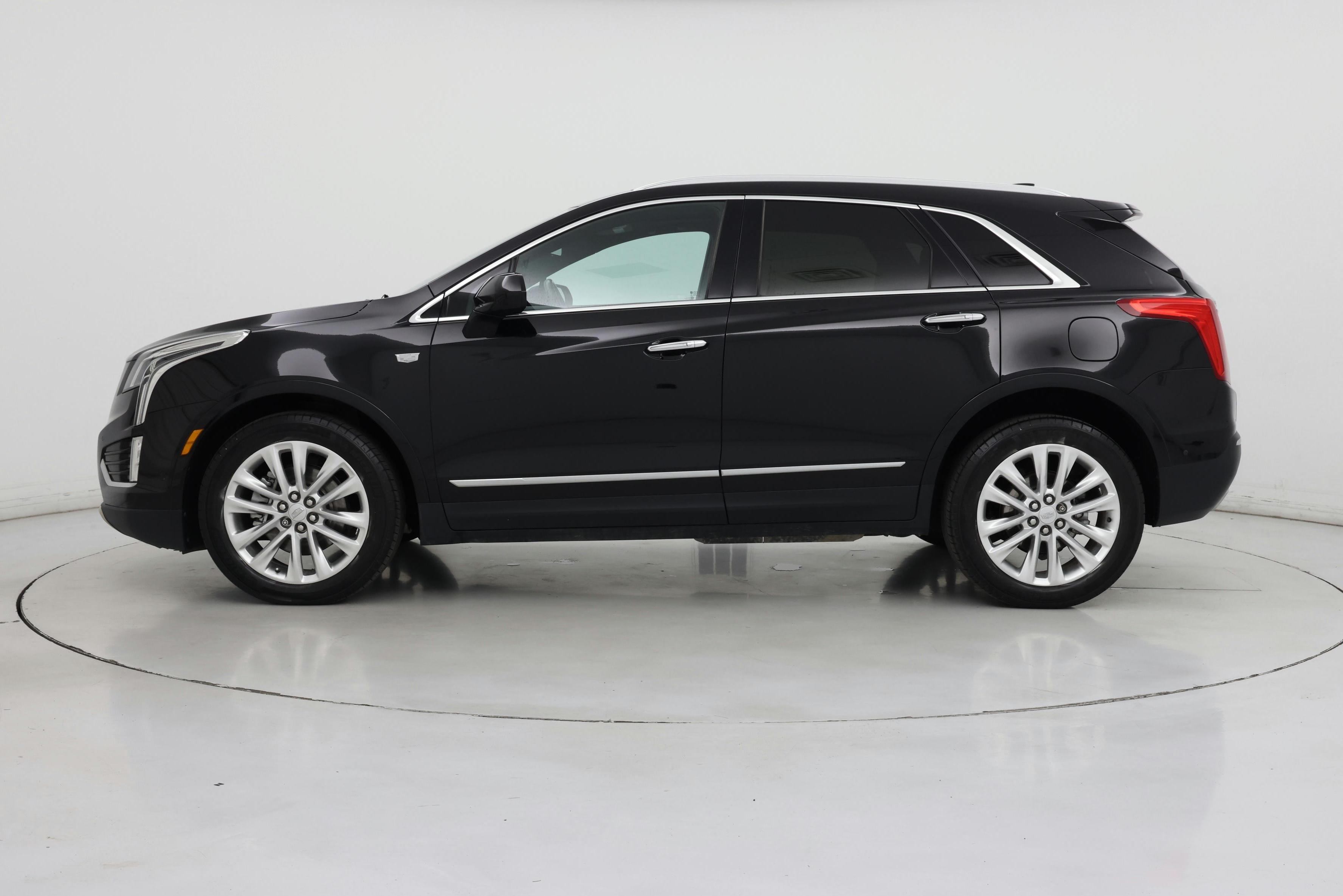 Thumbnail: 2017 Cadillac XT5 - 3