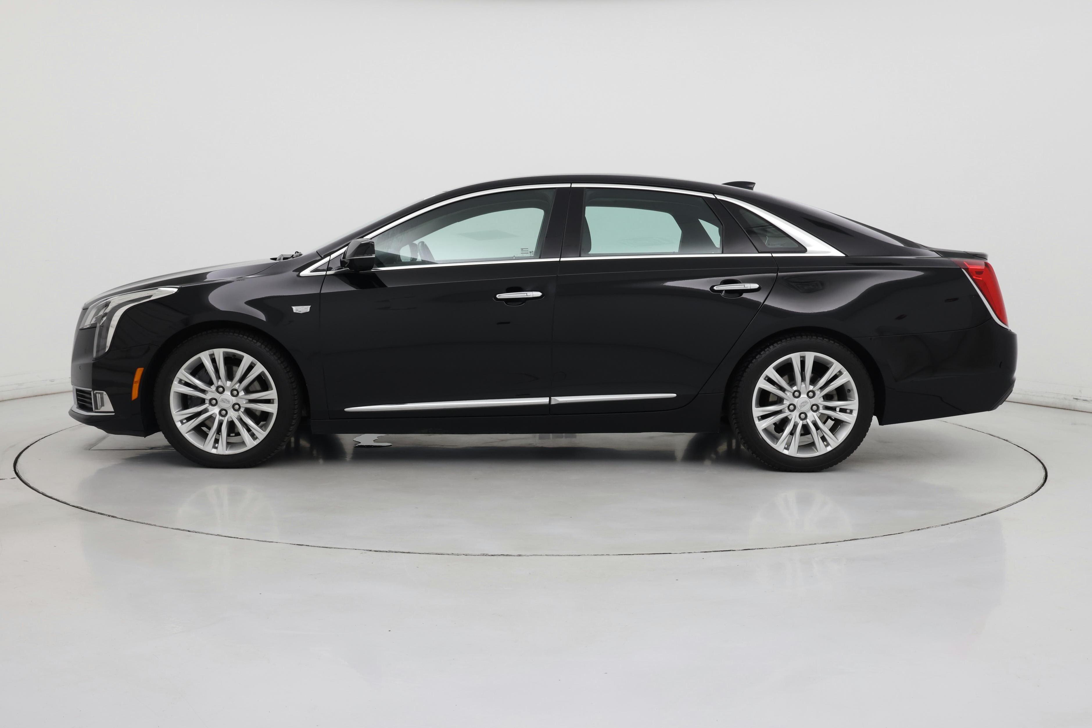 Thumbnail: 2018 Cadillac XTS - 3