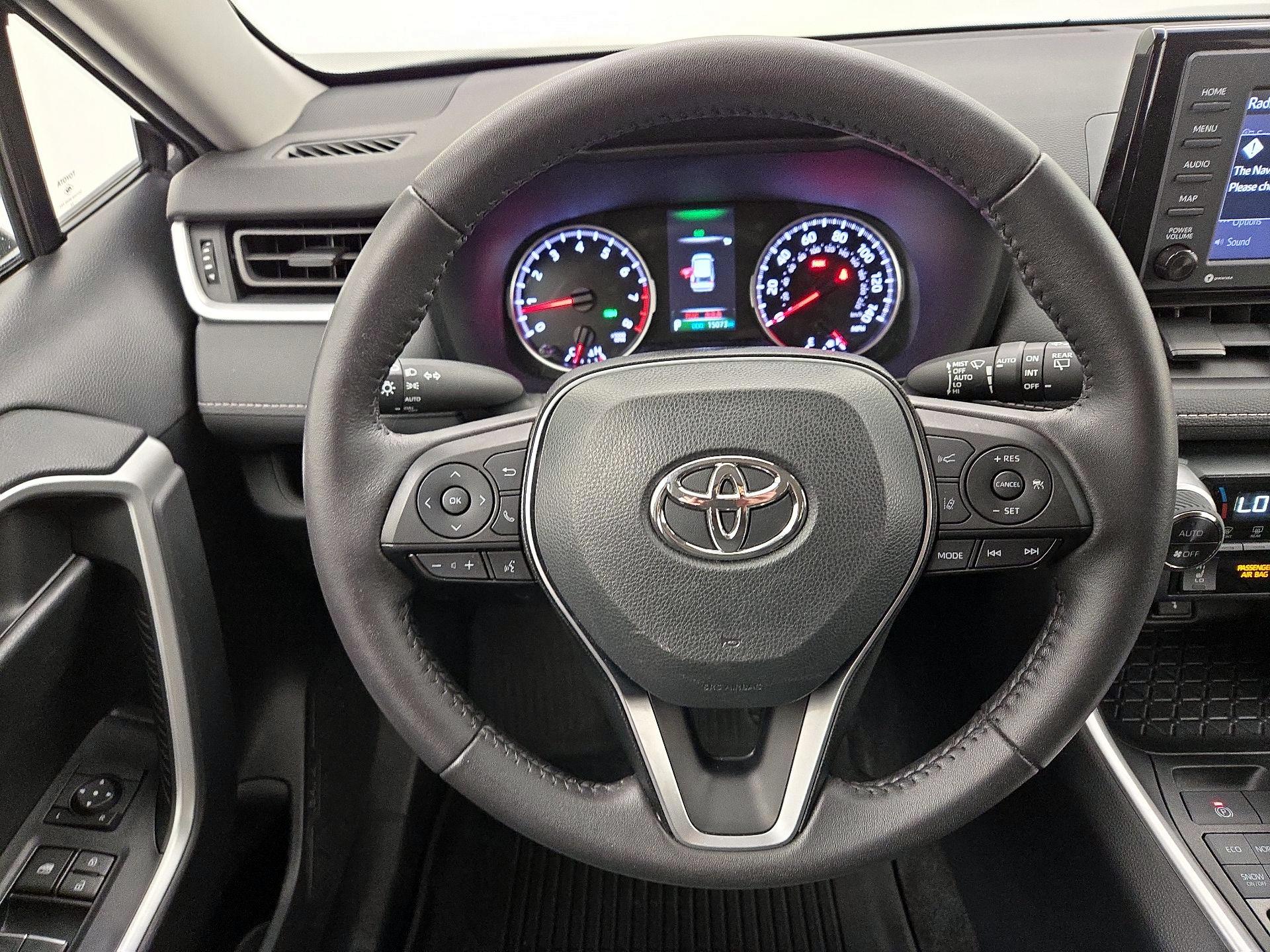 Thumbnail: 2022 Toyota RAV4 - 10