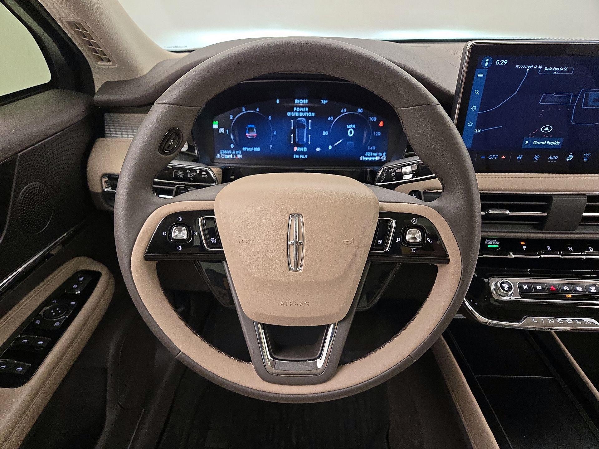 Thumbnail: 2023 Lincoln Corsair - 10