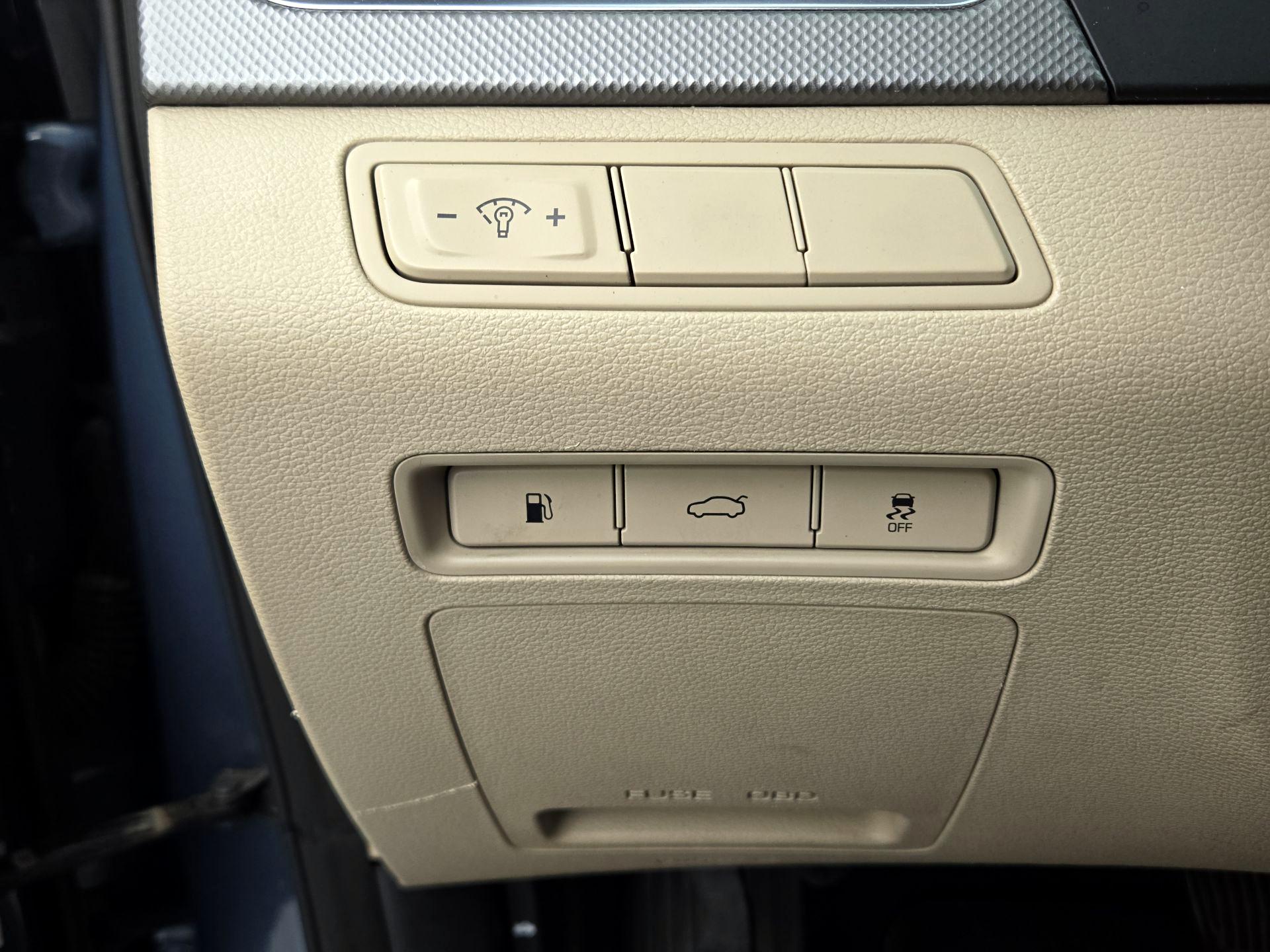 Thumbnail: 2015 Hyundai Sonata - 13