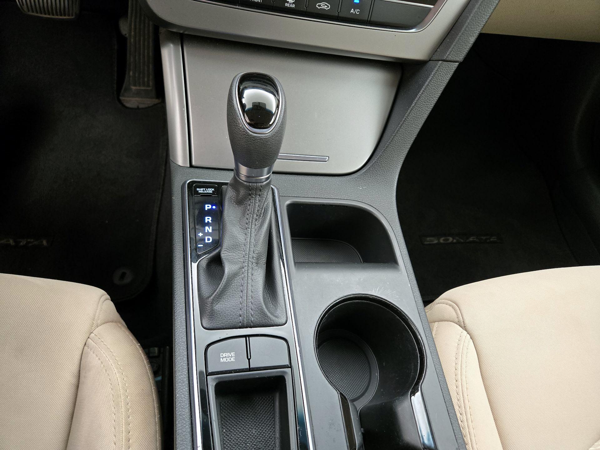 Thumbnail: 2015 Hyundai Sonata - 17