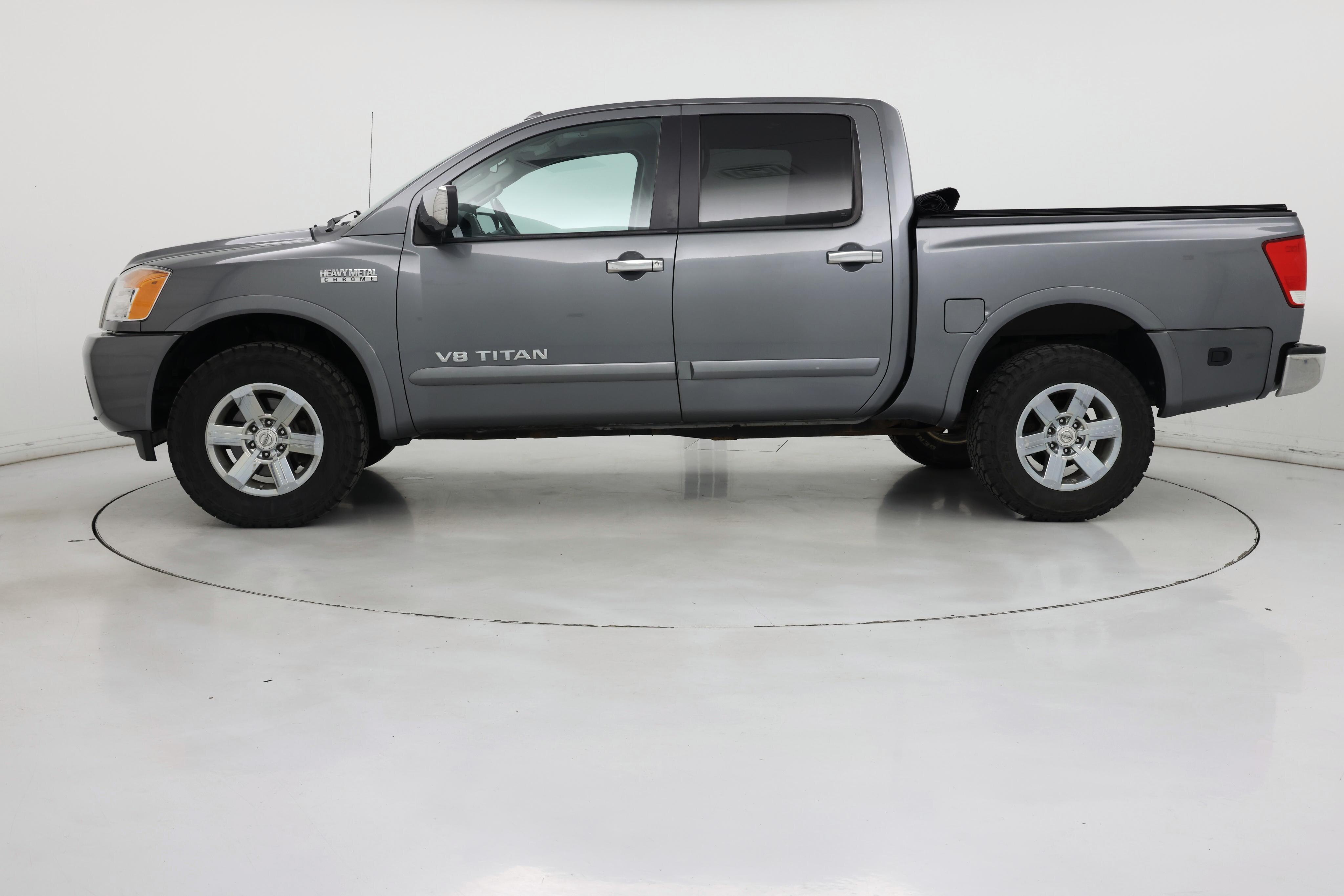 Thumbnail: 2015 Nissan Titan - 3