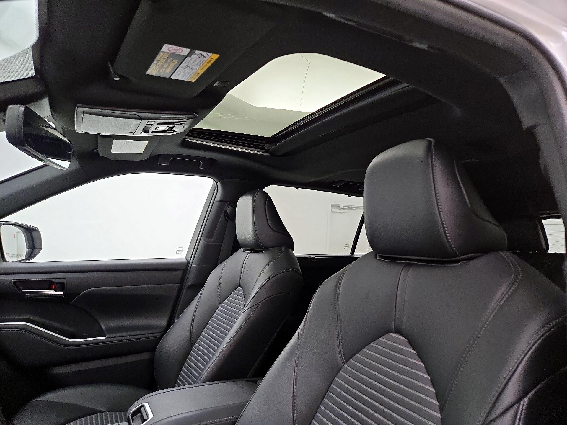 Thumbnail: 2021 Toyota Highlander - 20
