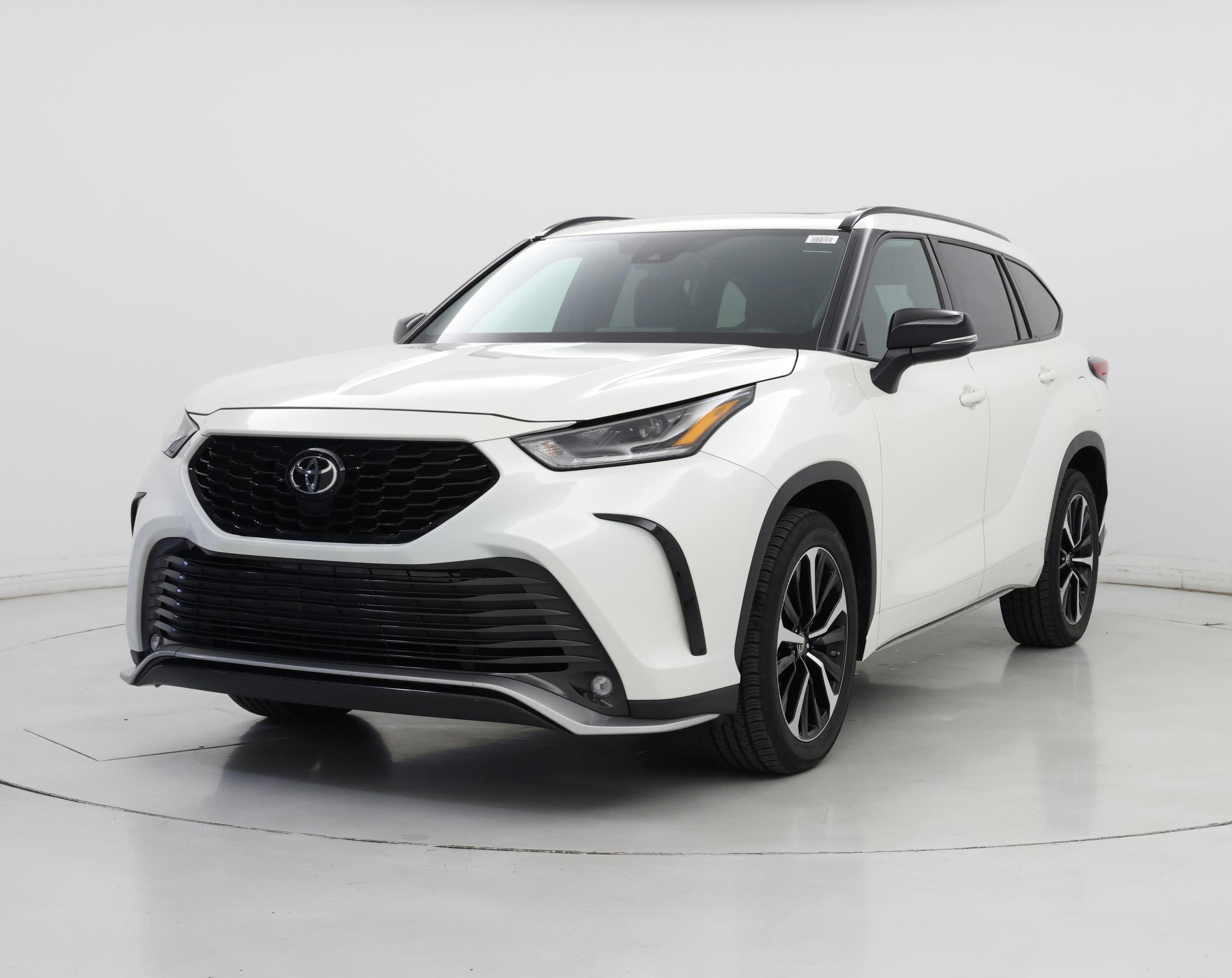 Thumbnail: 2021 Toyota Highlander - 4