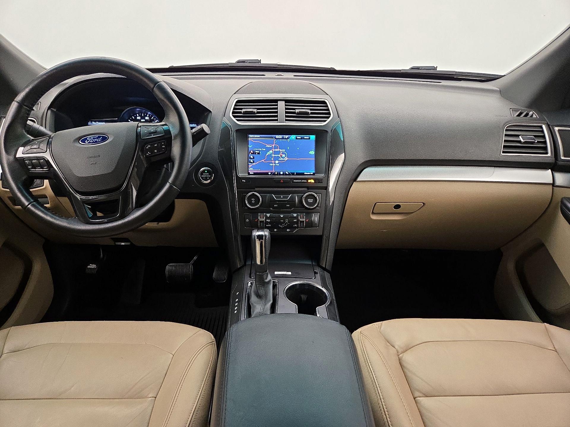 Thumbnail: 2016 Ford Explorer - 9