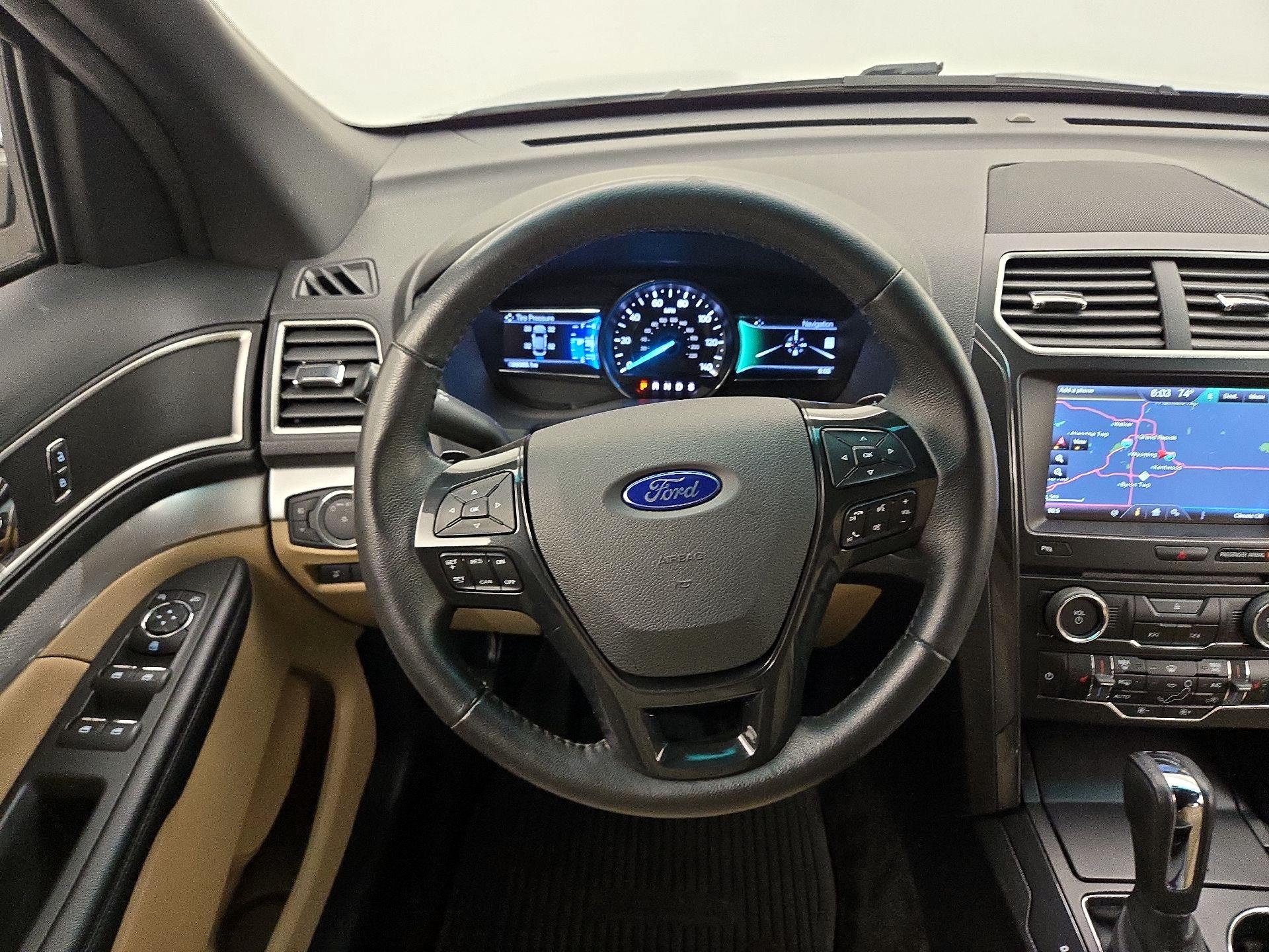 Thumbnail: 2016 Ford Explorer - 10