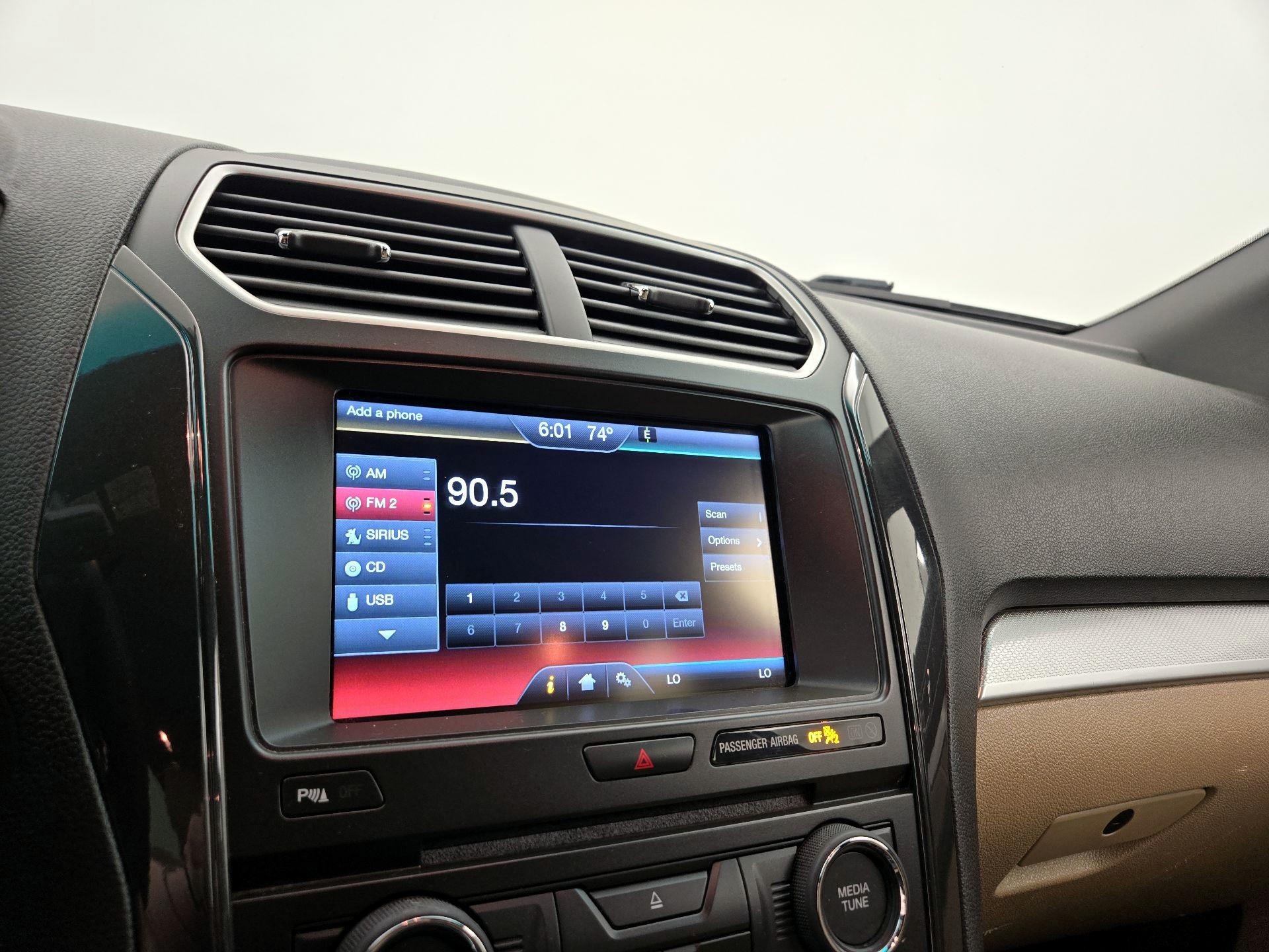 Thumbnail: 2016 Ford Explorer - 16