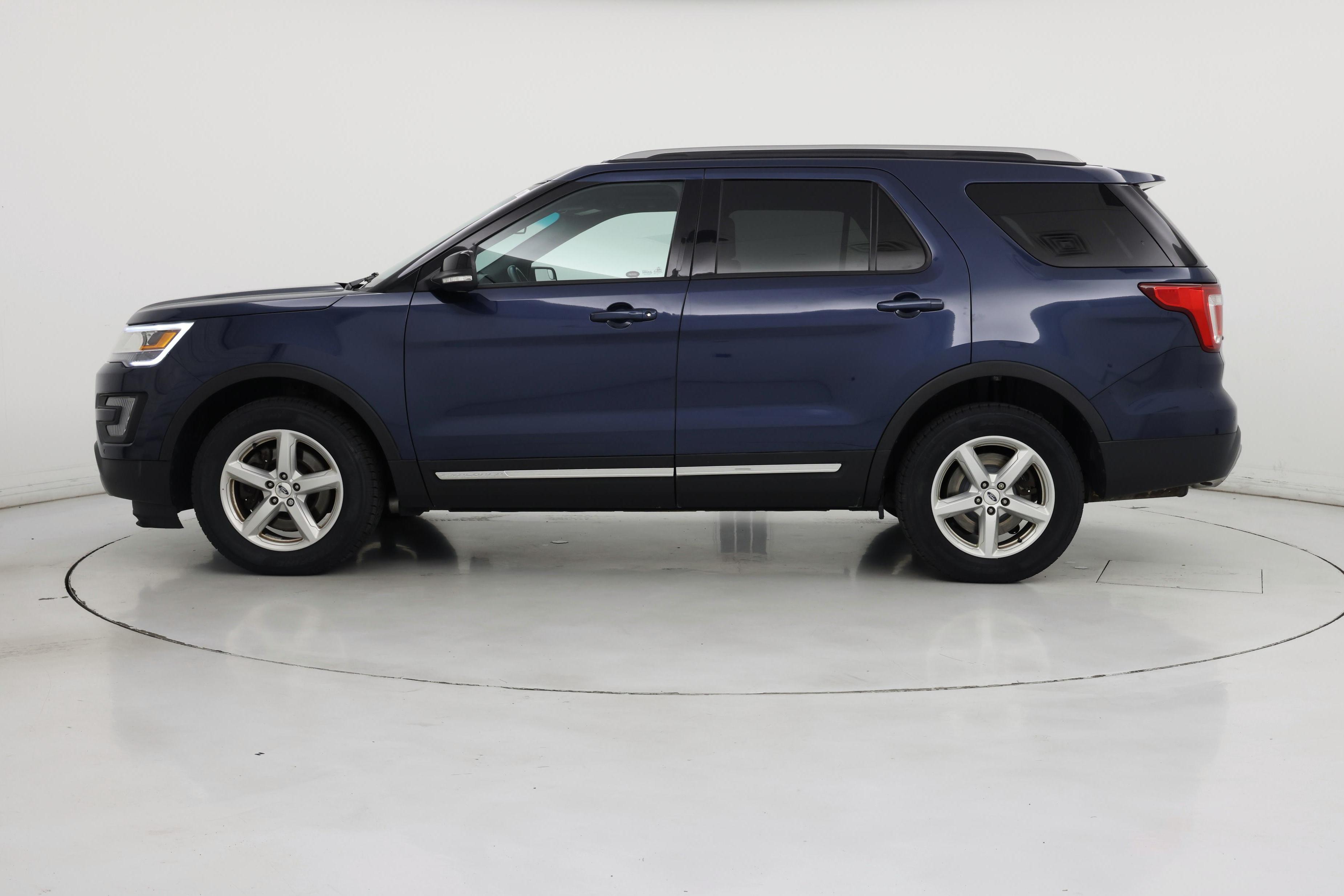 Thumbnail: 2016 Ford Explorer - 3