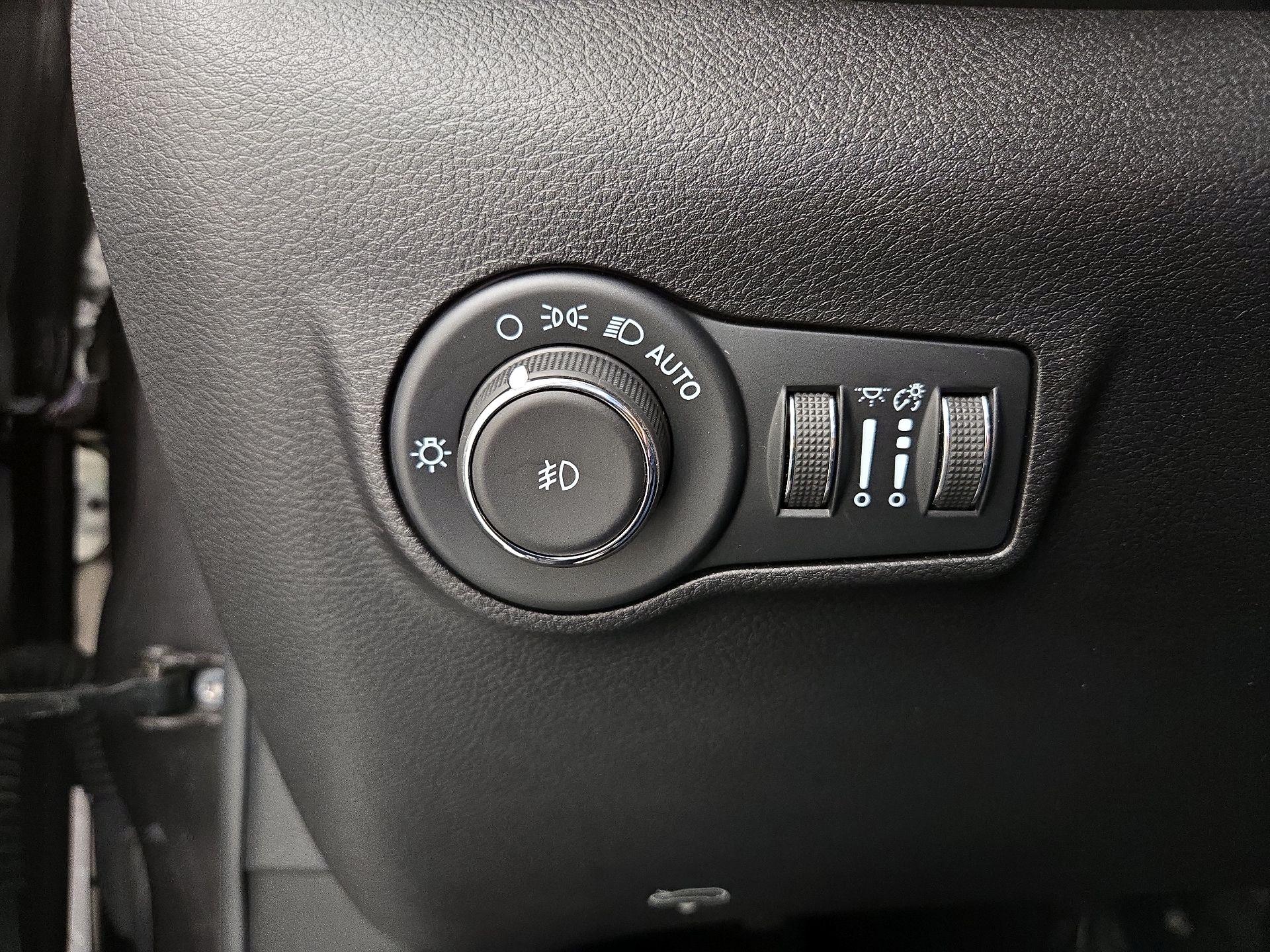 Thumbnail: 2022 Jeep Compass - 13