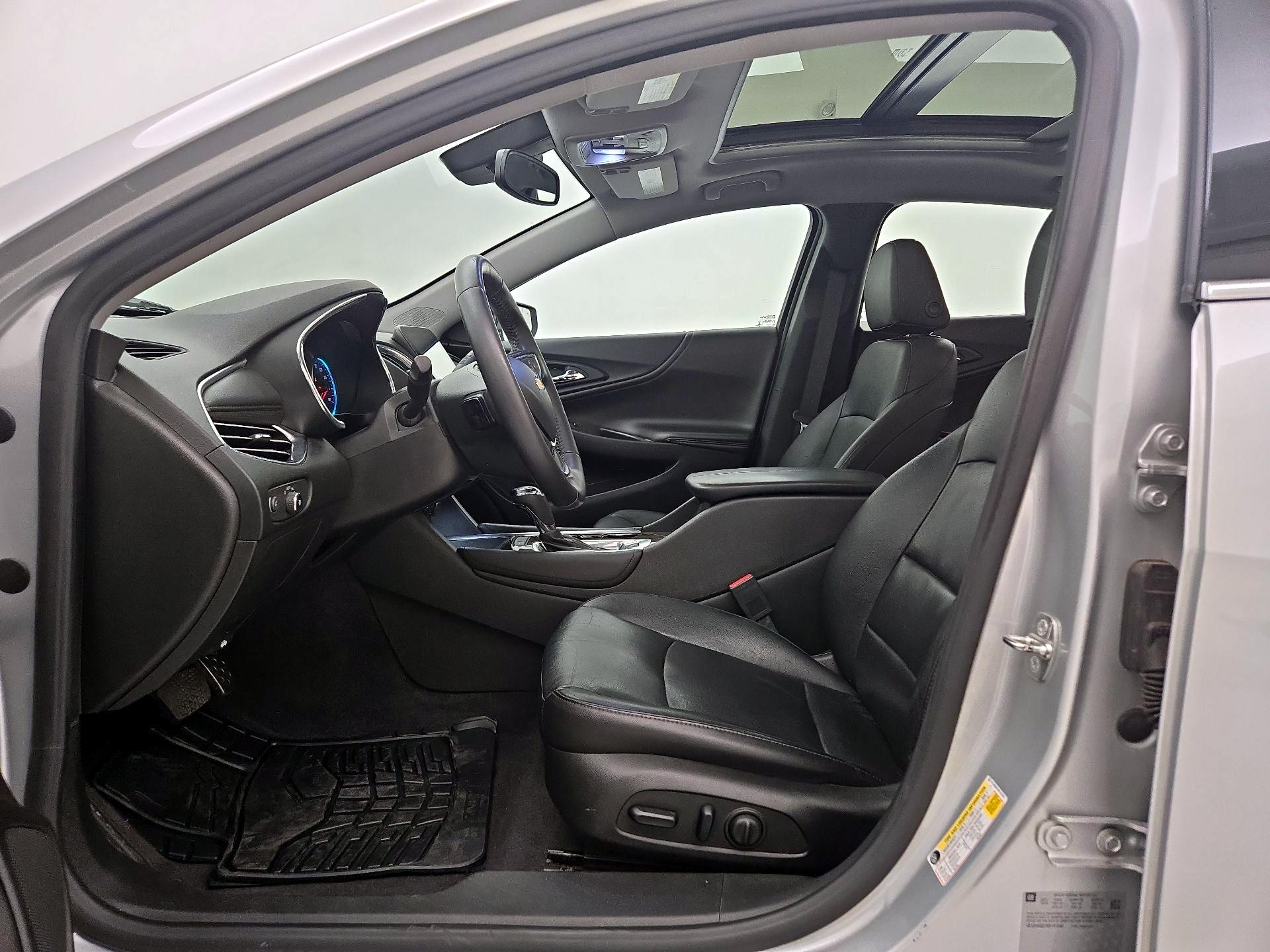 Thumbnail: 2017 Chevrolet Malibu - 11