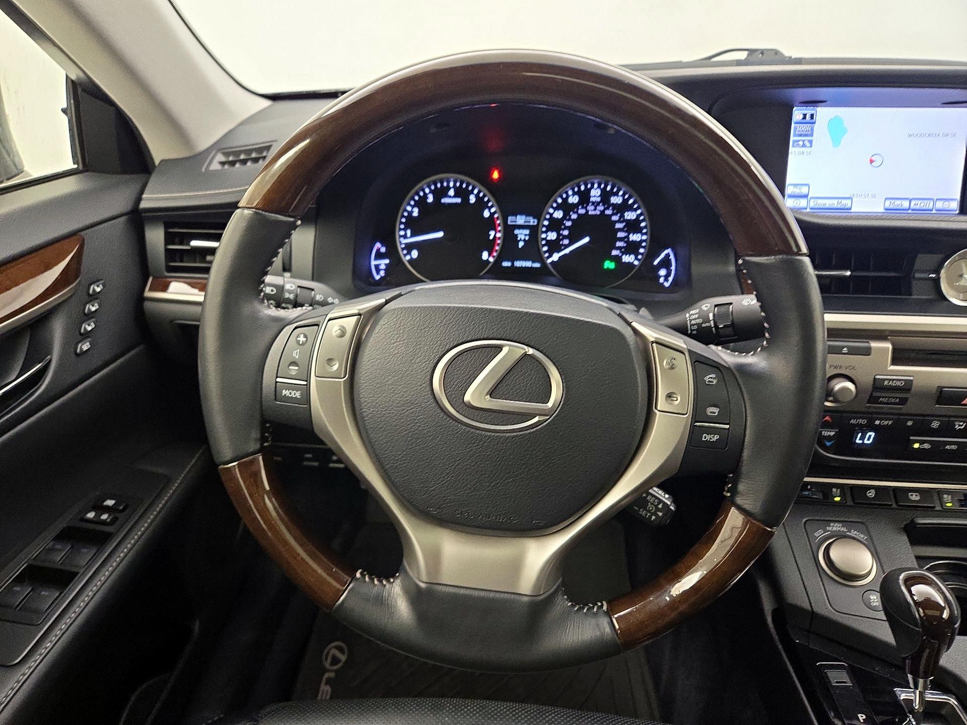 Thumbnail: 2013 Lexus ES - 10