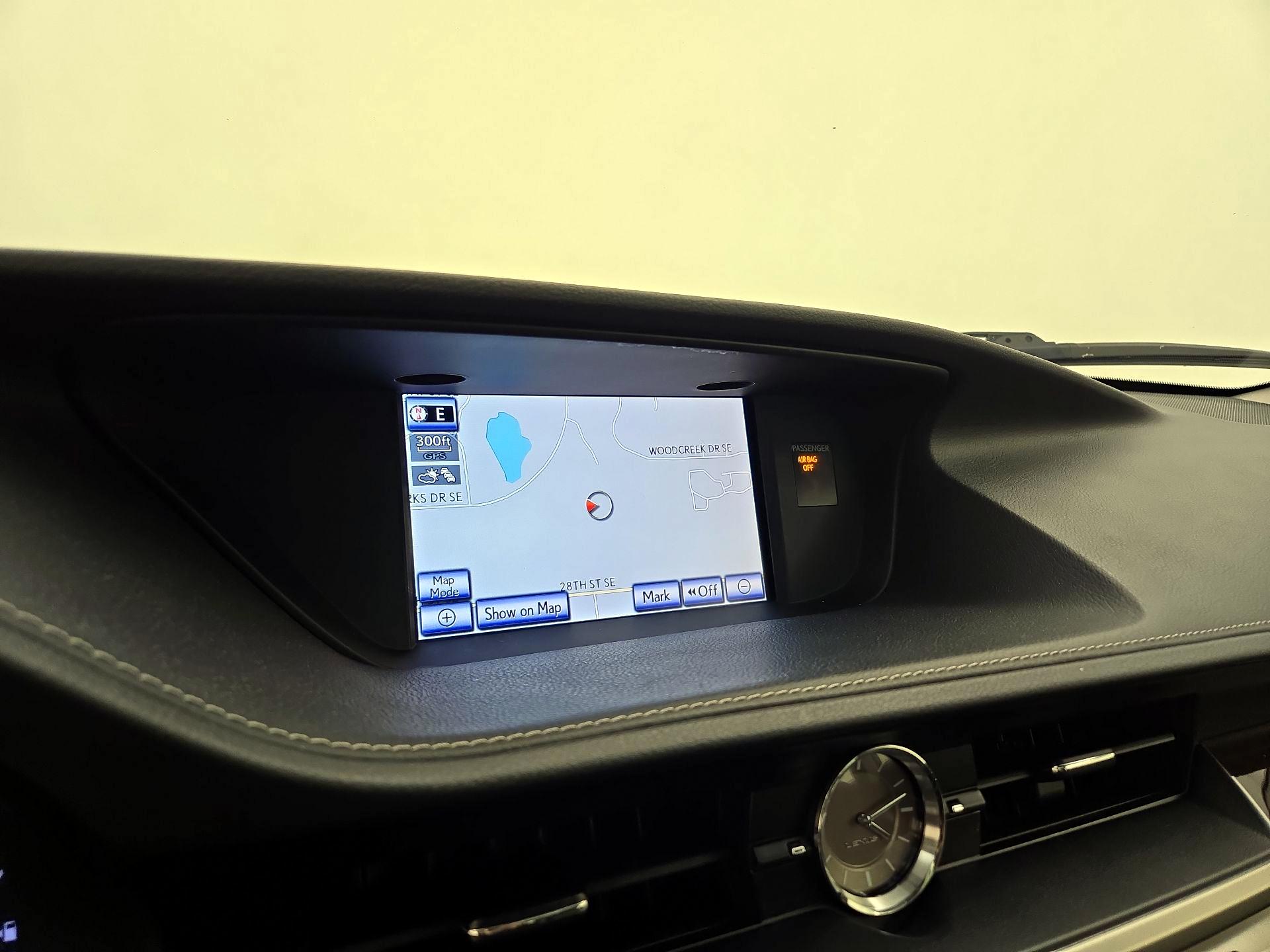 Thumbnail: 2013 Lexus ES - 14