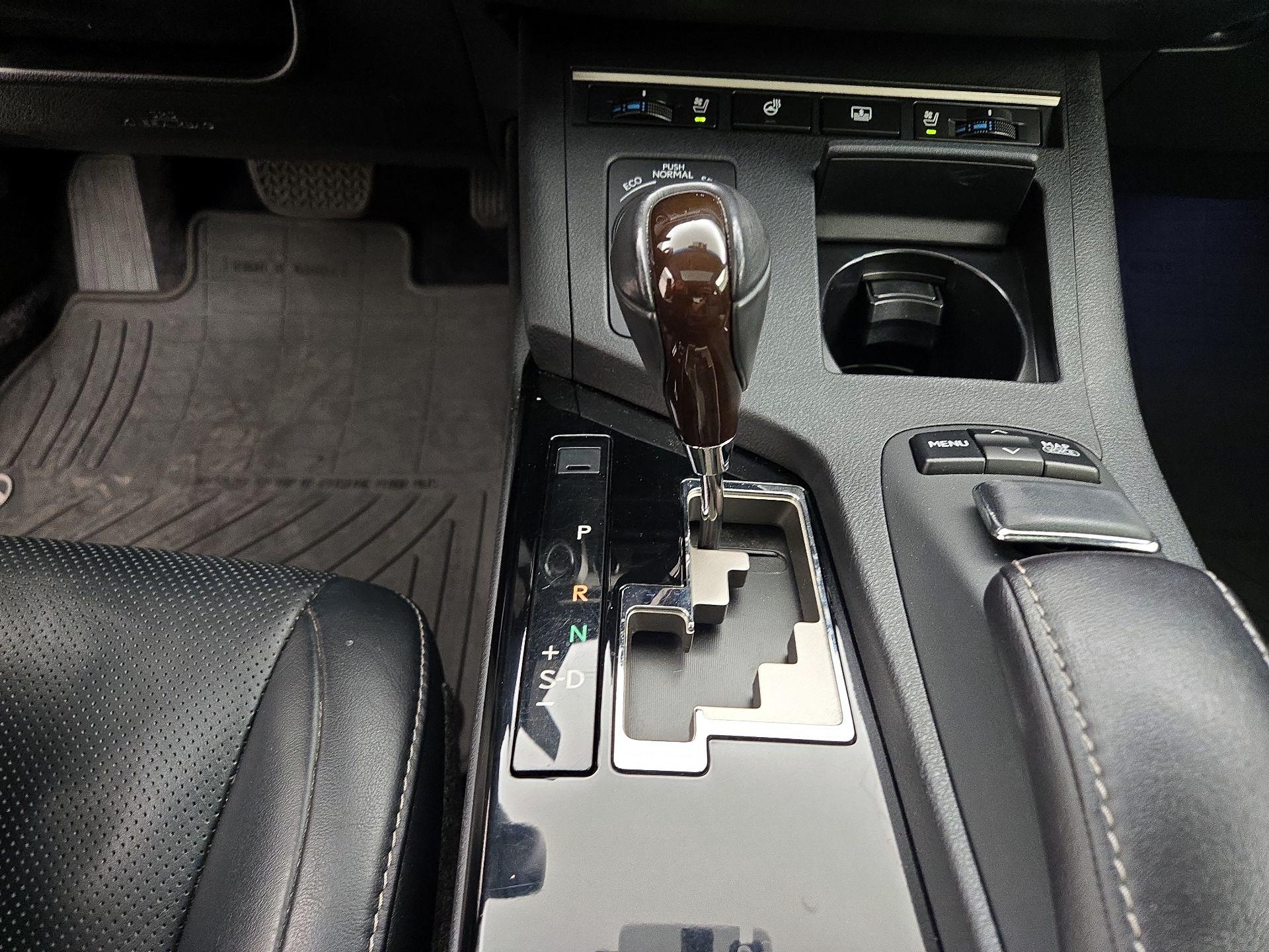Thumbnail: 2013 Lexus ES - 18