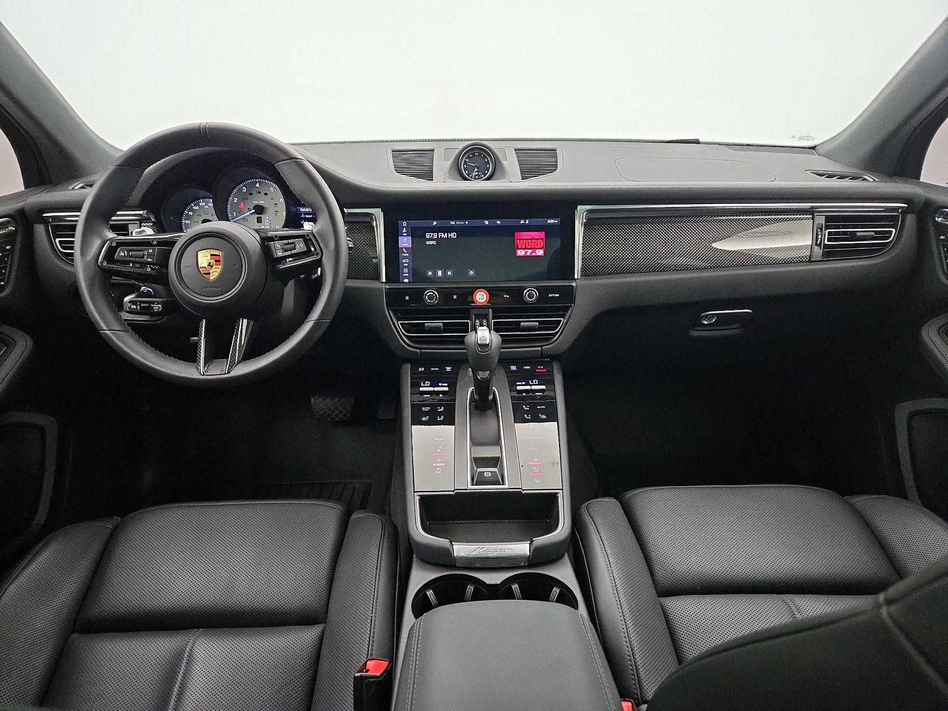 Thumbnail: 2023 Porsche Macan - 9