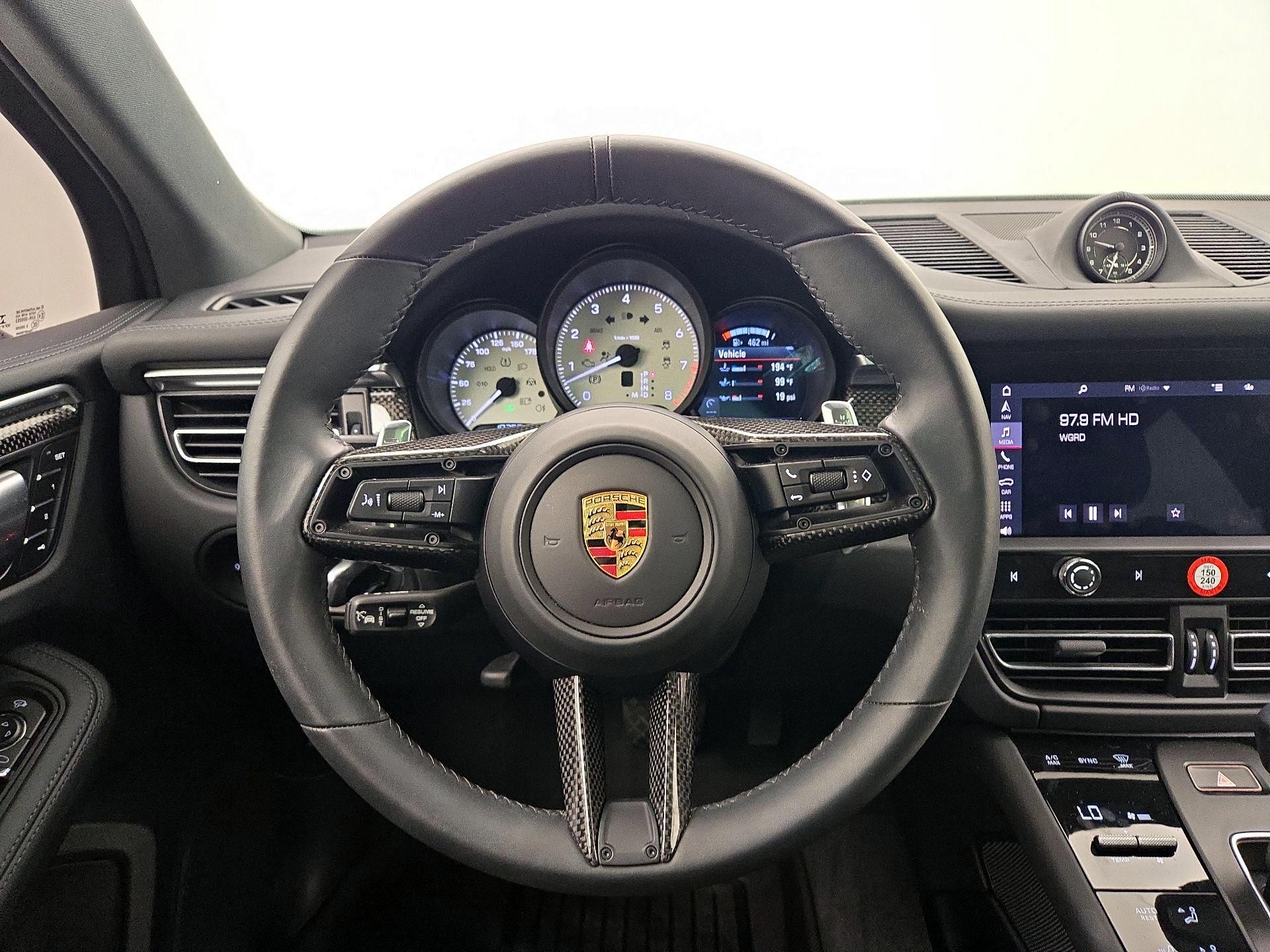 Thumbnail: 2023 Porsche Macan - 10