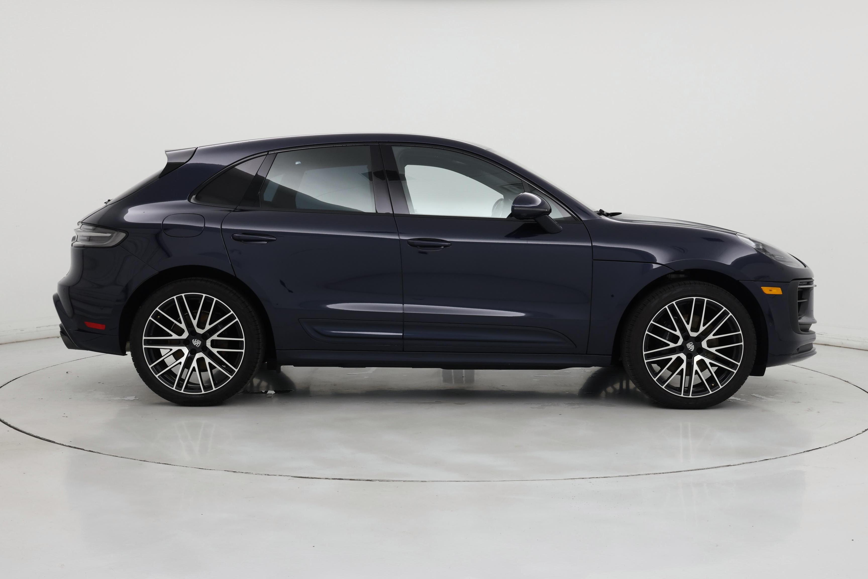 Thumbnail: 2023 Porsche Macan - 7