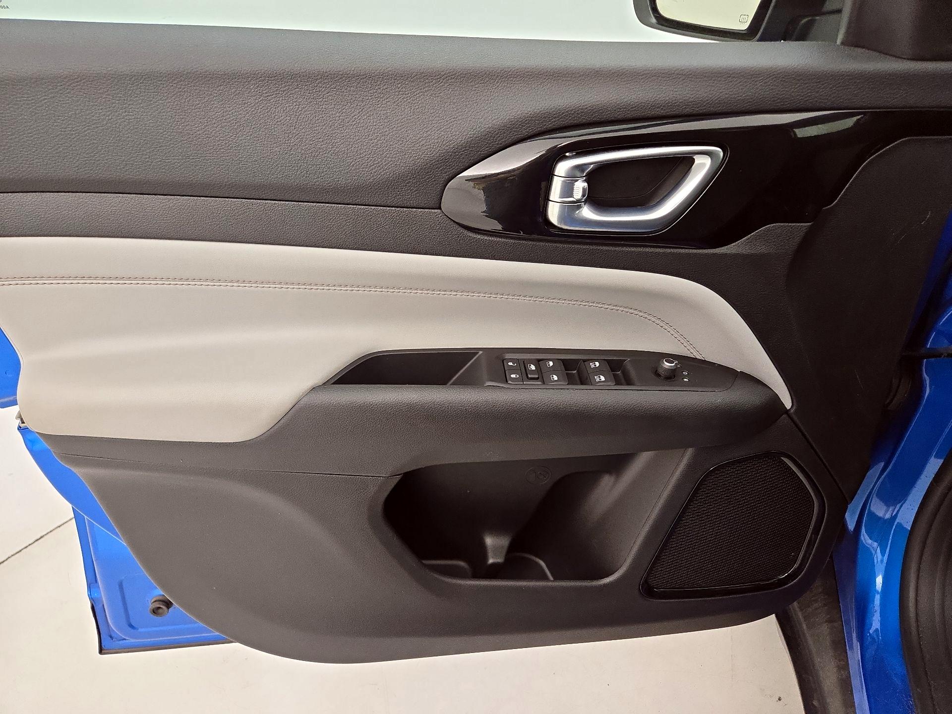 Thumbnail: 2022 Jeep Compass - 12