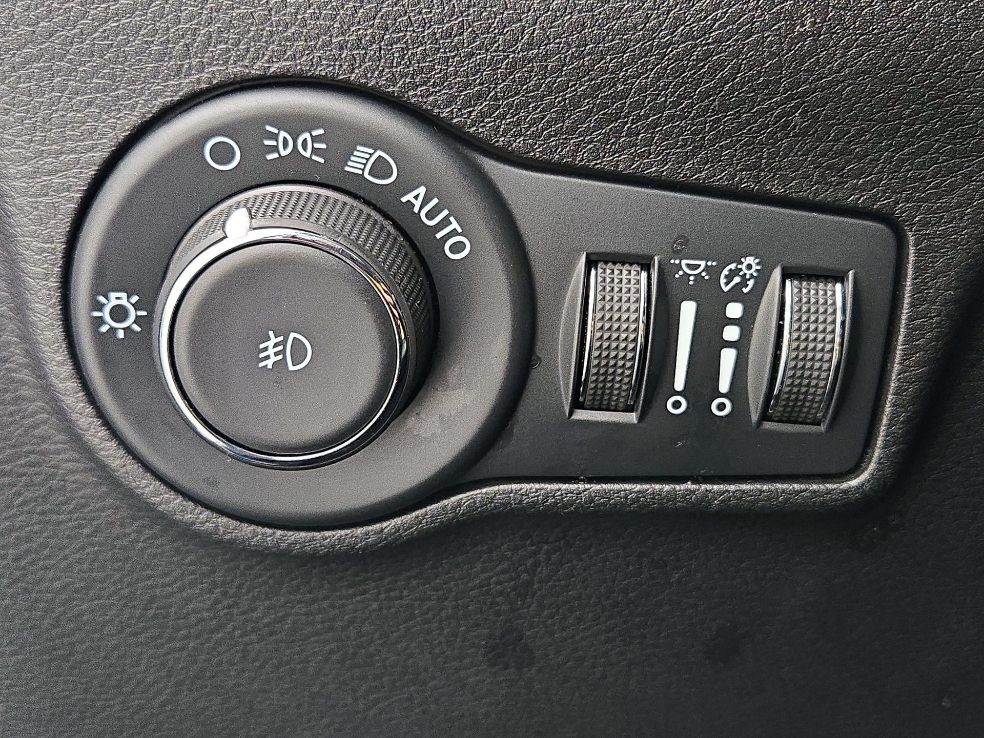 Thumbnail: 2022 Jeep Compass - 13