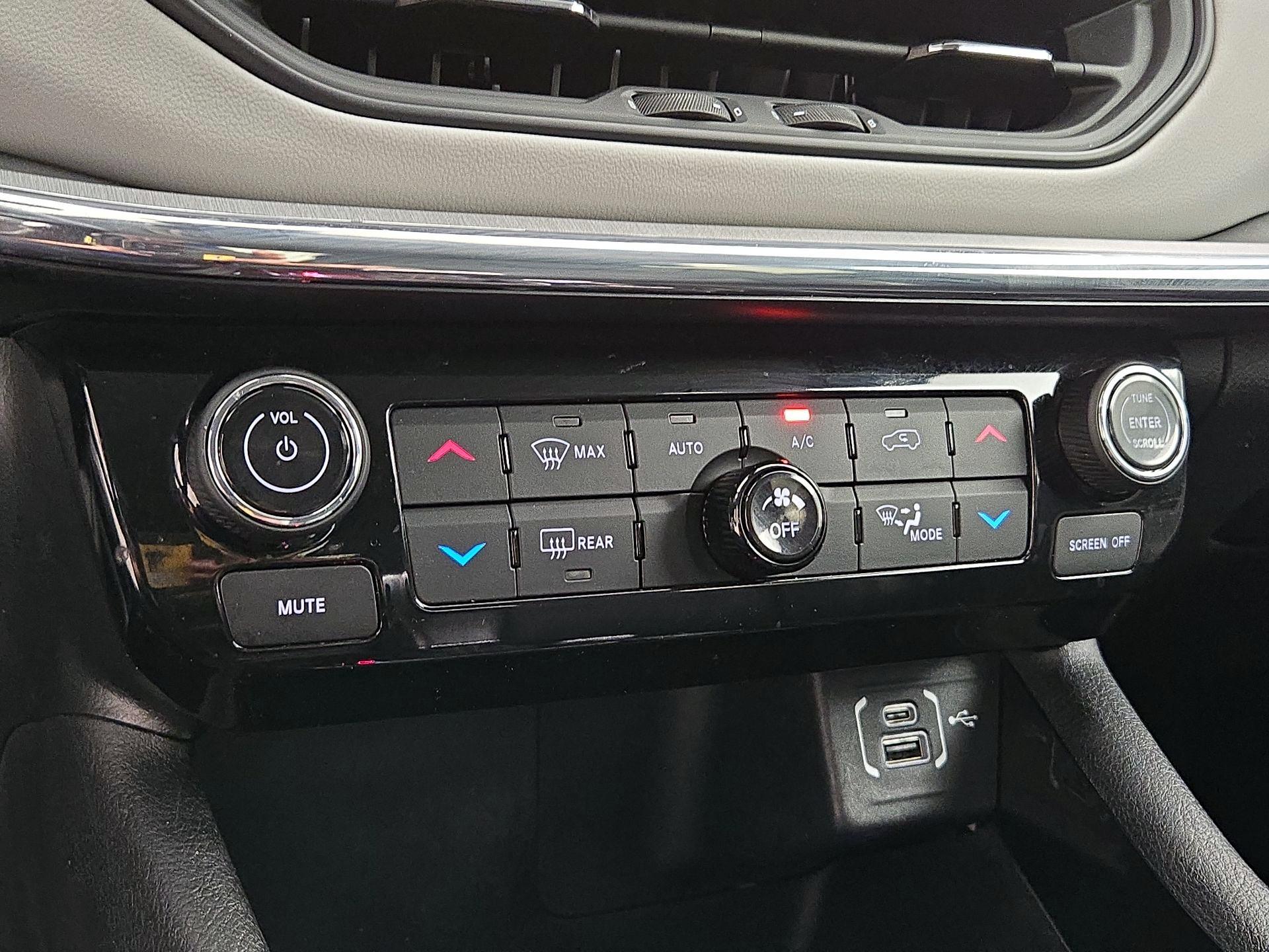 Thumbnail: 2022 Jeep Compass - 16
